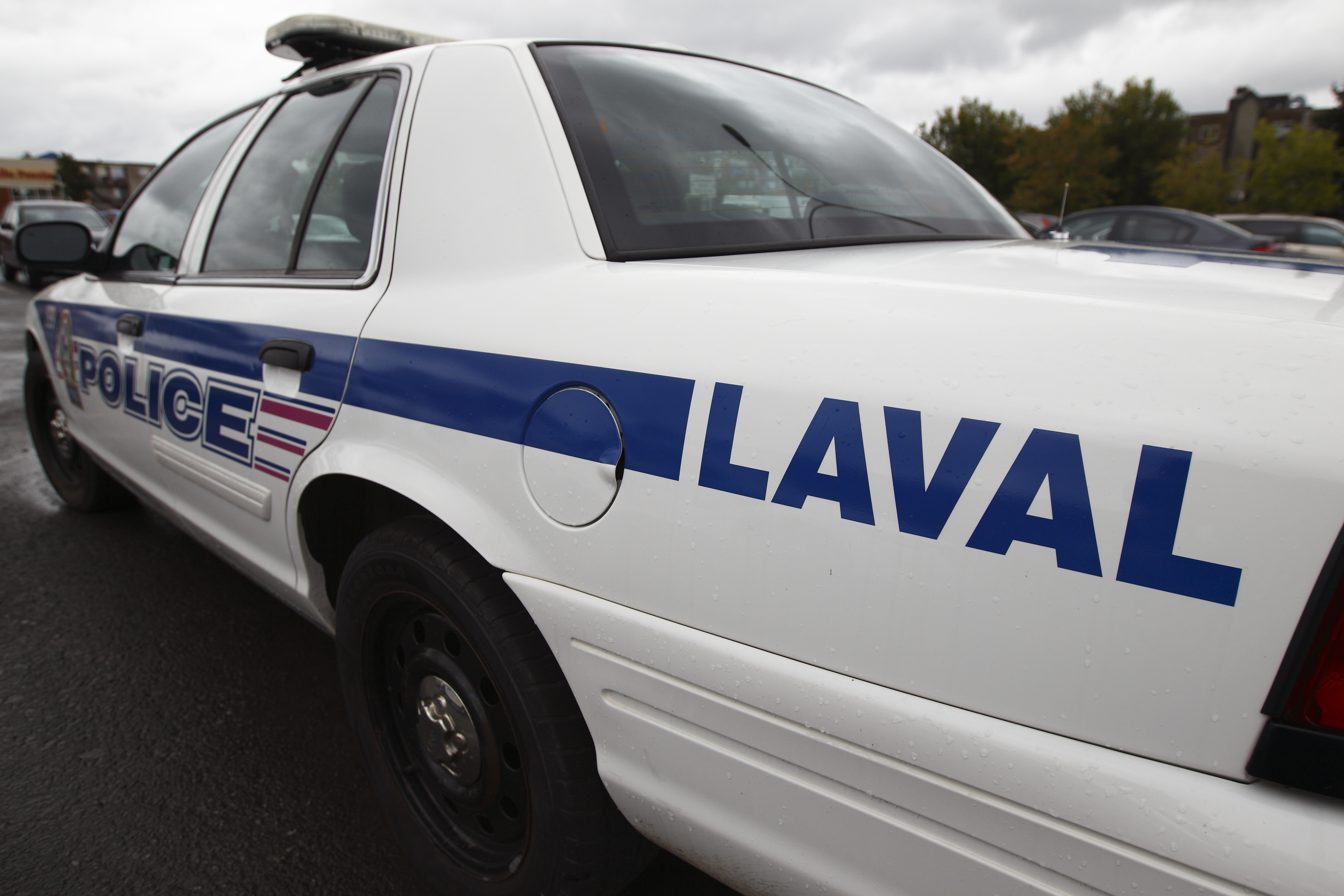 Une voiture du Service de police de Laval