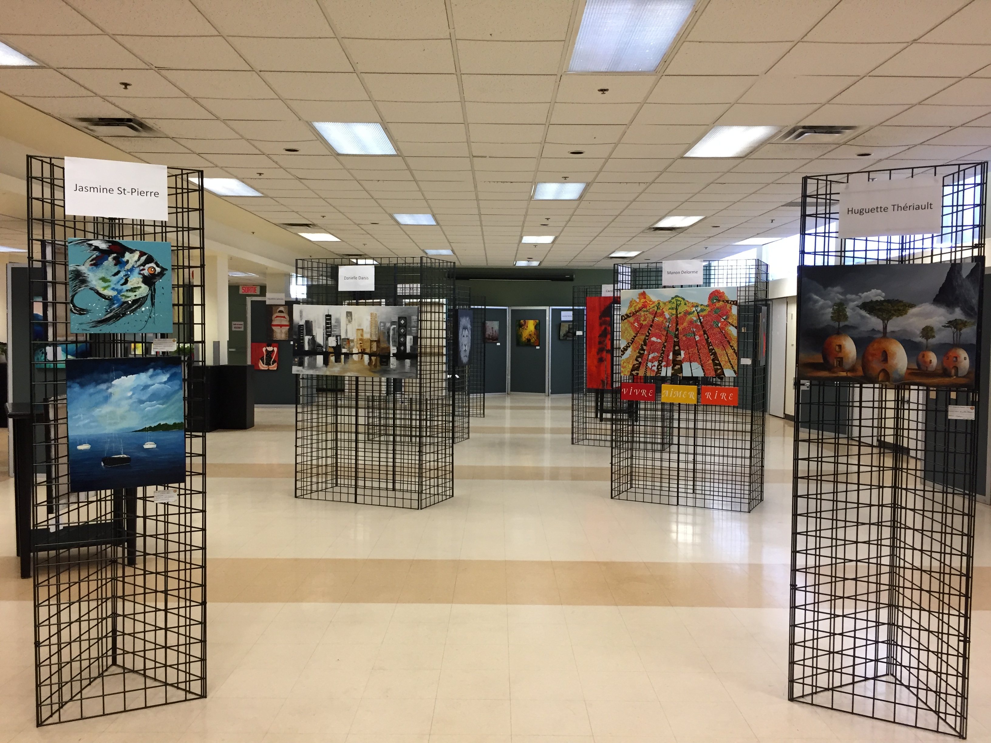 Des œuvres exposée au Centre communautaire Roussin, à Pointe-aux-Trembles, le 24 mai 2017.