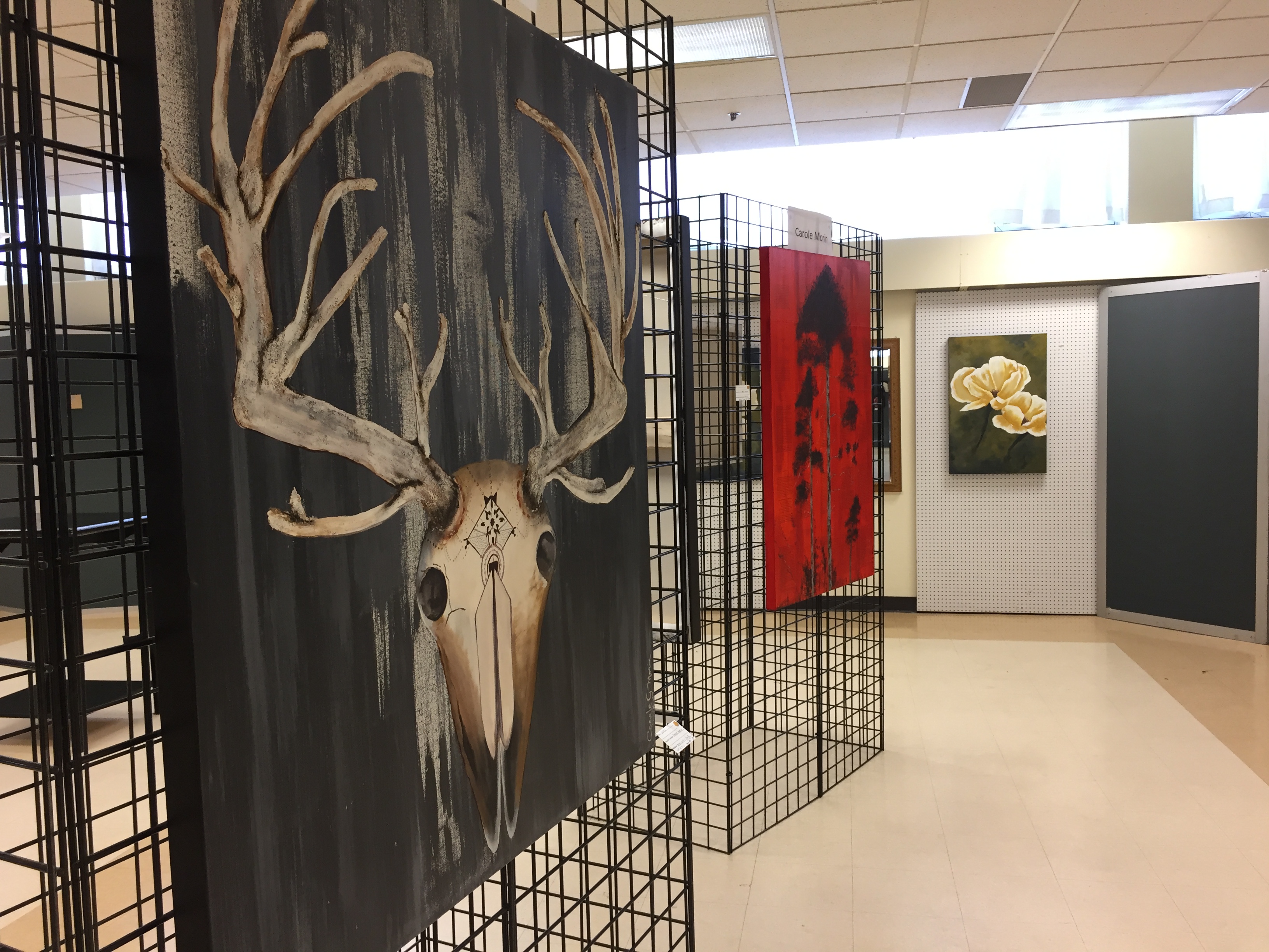 Des œuvres exposée au Centre communautaire Roussin, à Pointe-aux-Trembles, le 24 mai 2017.