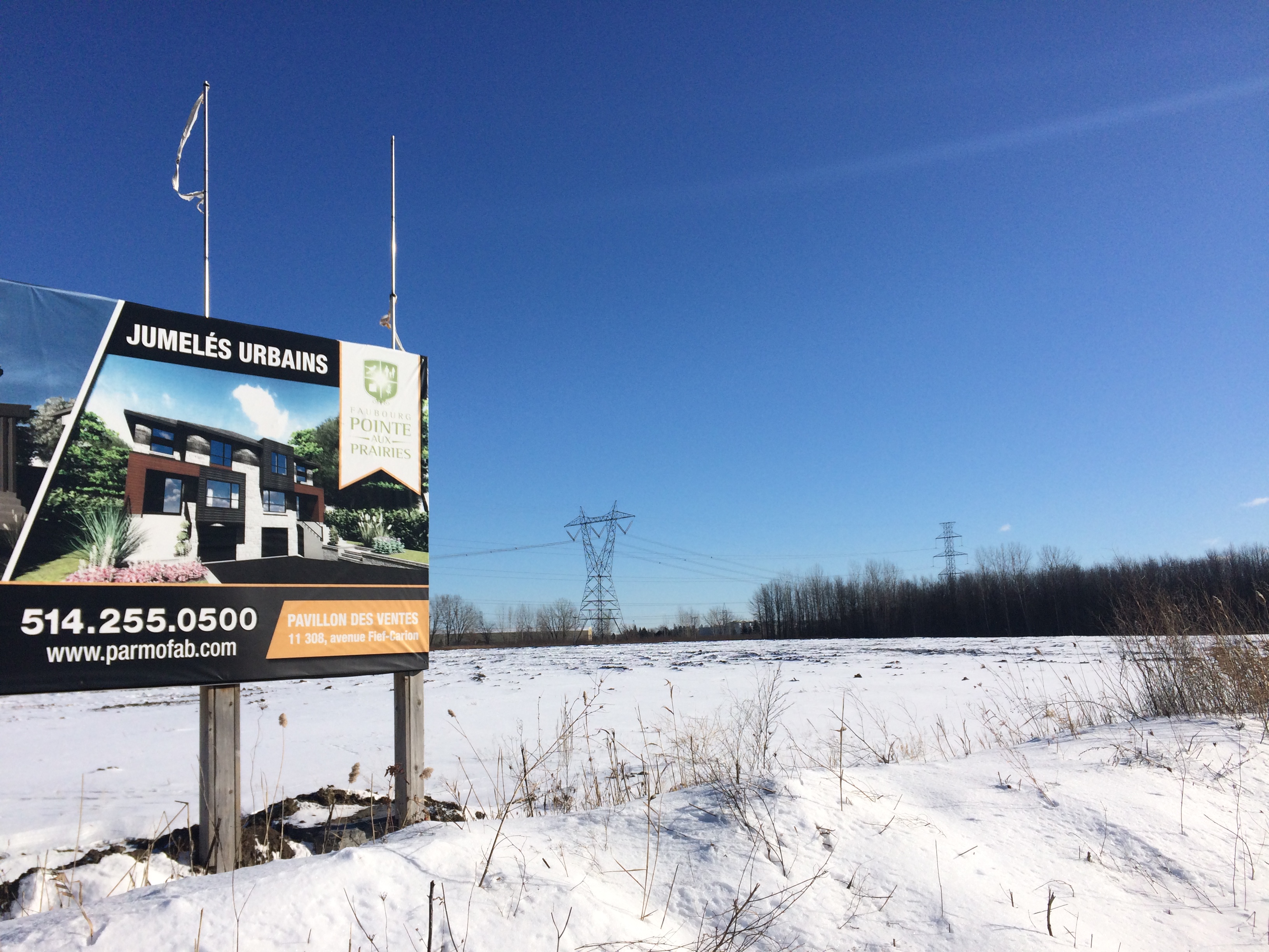 Le promoteur de ce terrain de Rivière-des-Prairies y aurait enfoui illégalement des débris.