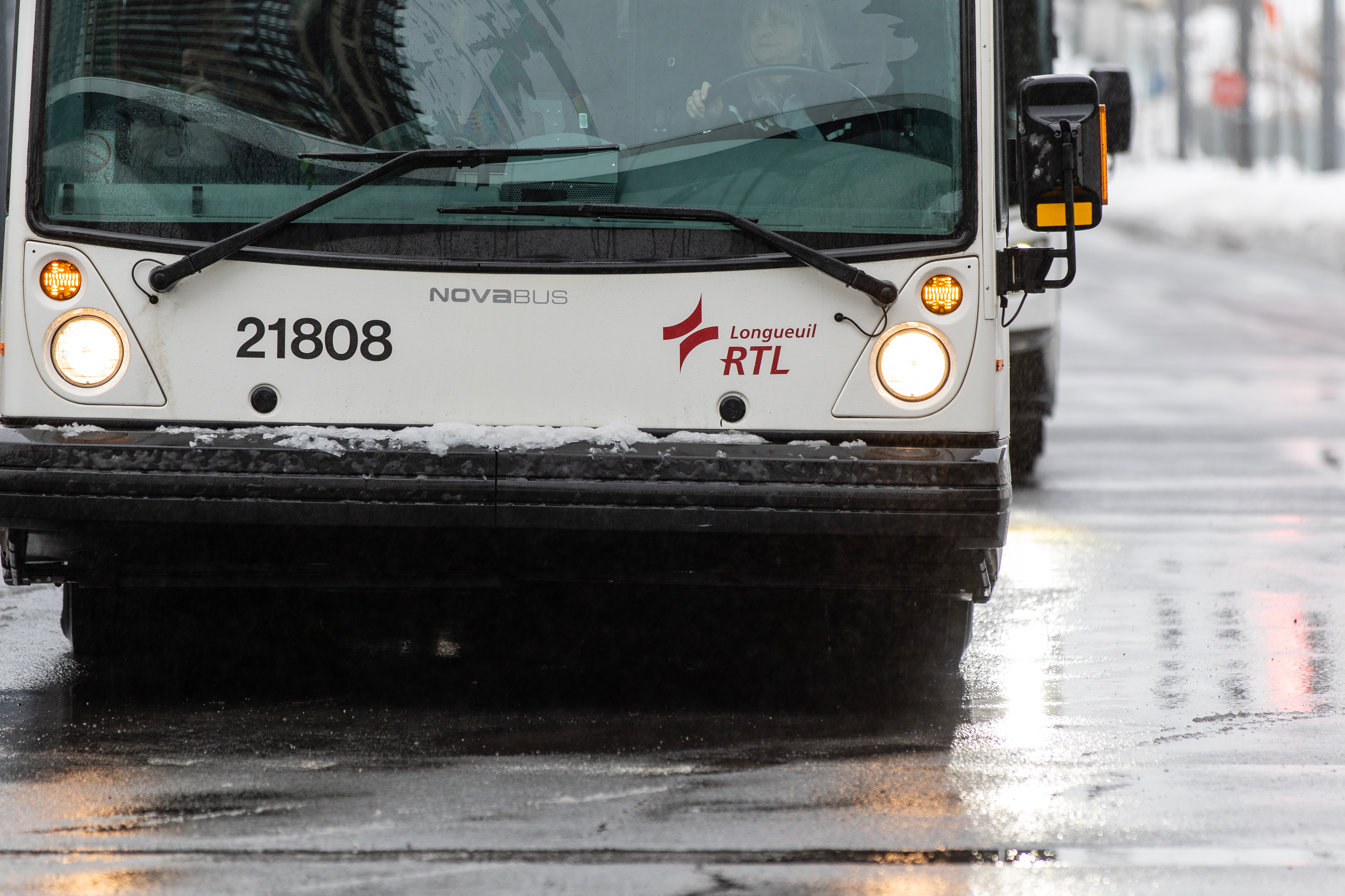 Un autobus du Réseau de transport de Longueuil (RTL).