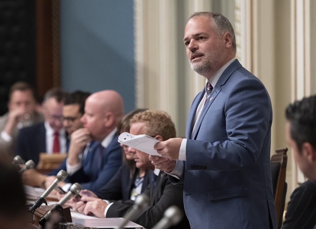 Le ministre de l’Énergie et des Ressources naturelles, Jonatan Julien