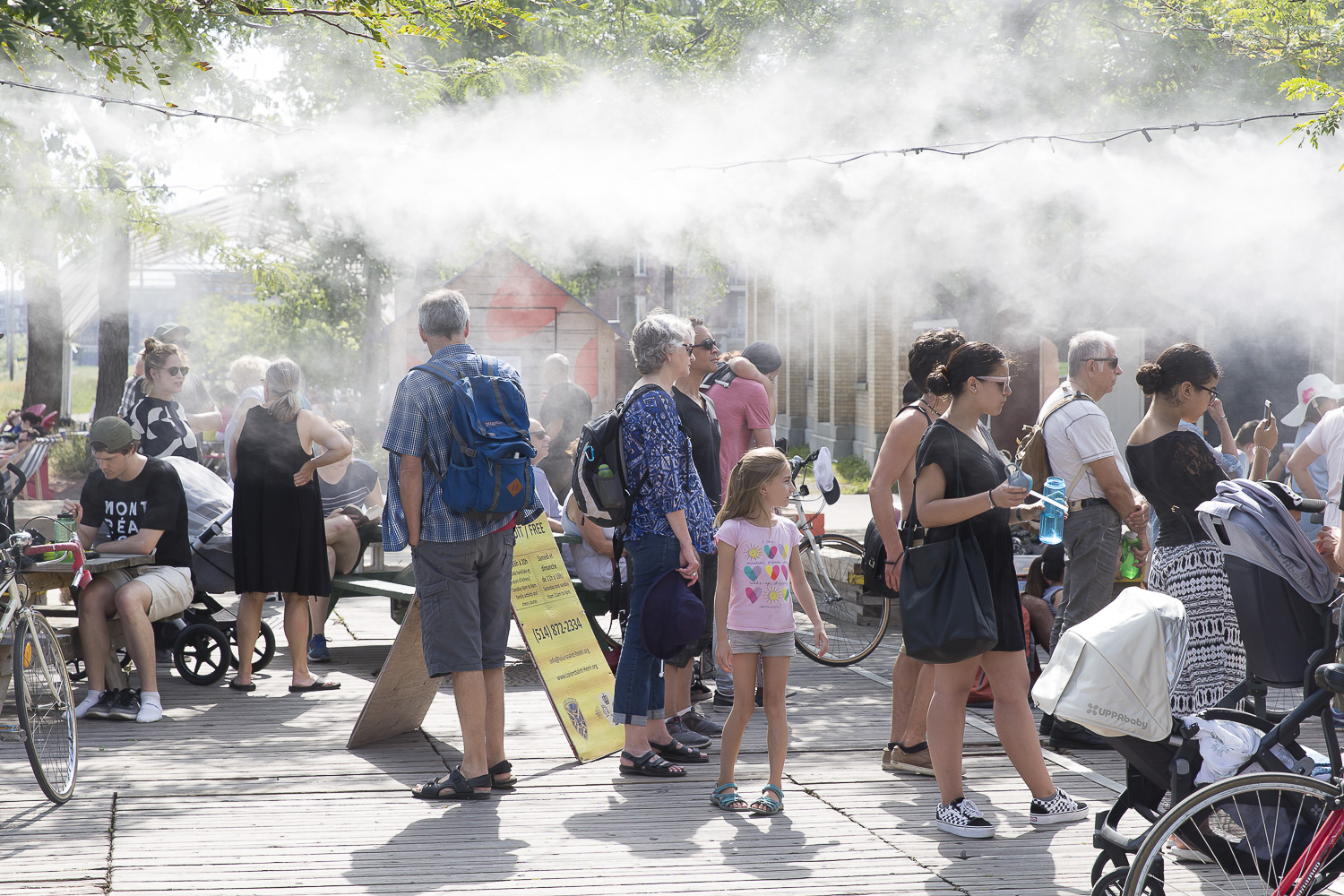 En 2019, plusieurs arrondissement comptait sur des jeux d’eau et pataugeoires pour rafraîchir les passants lors des canicules.