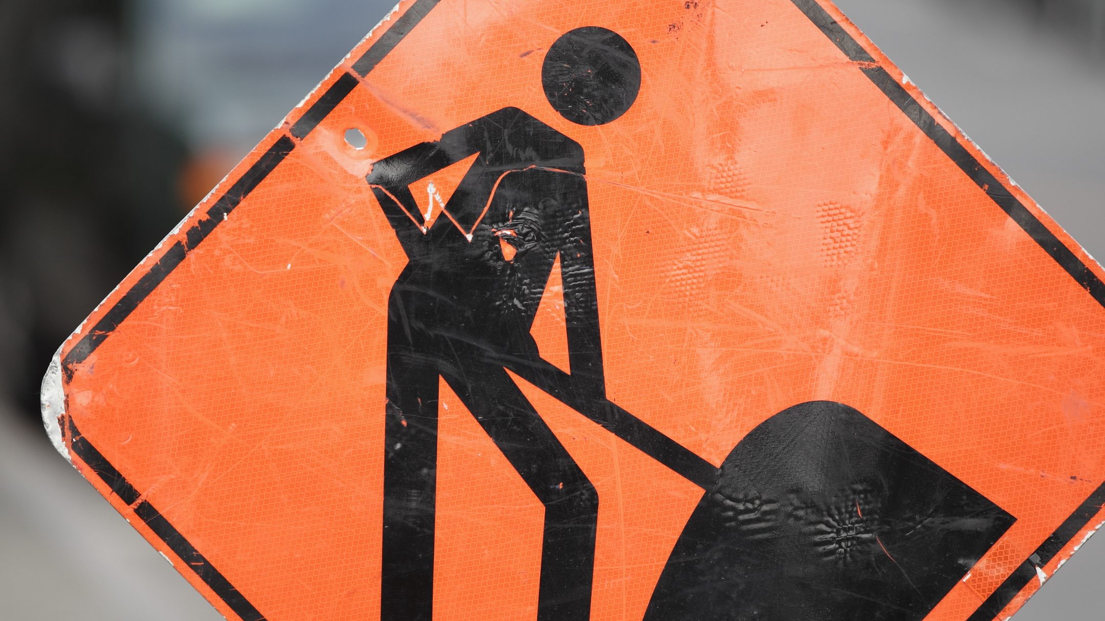 Une pancarte de travaux