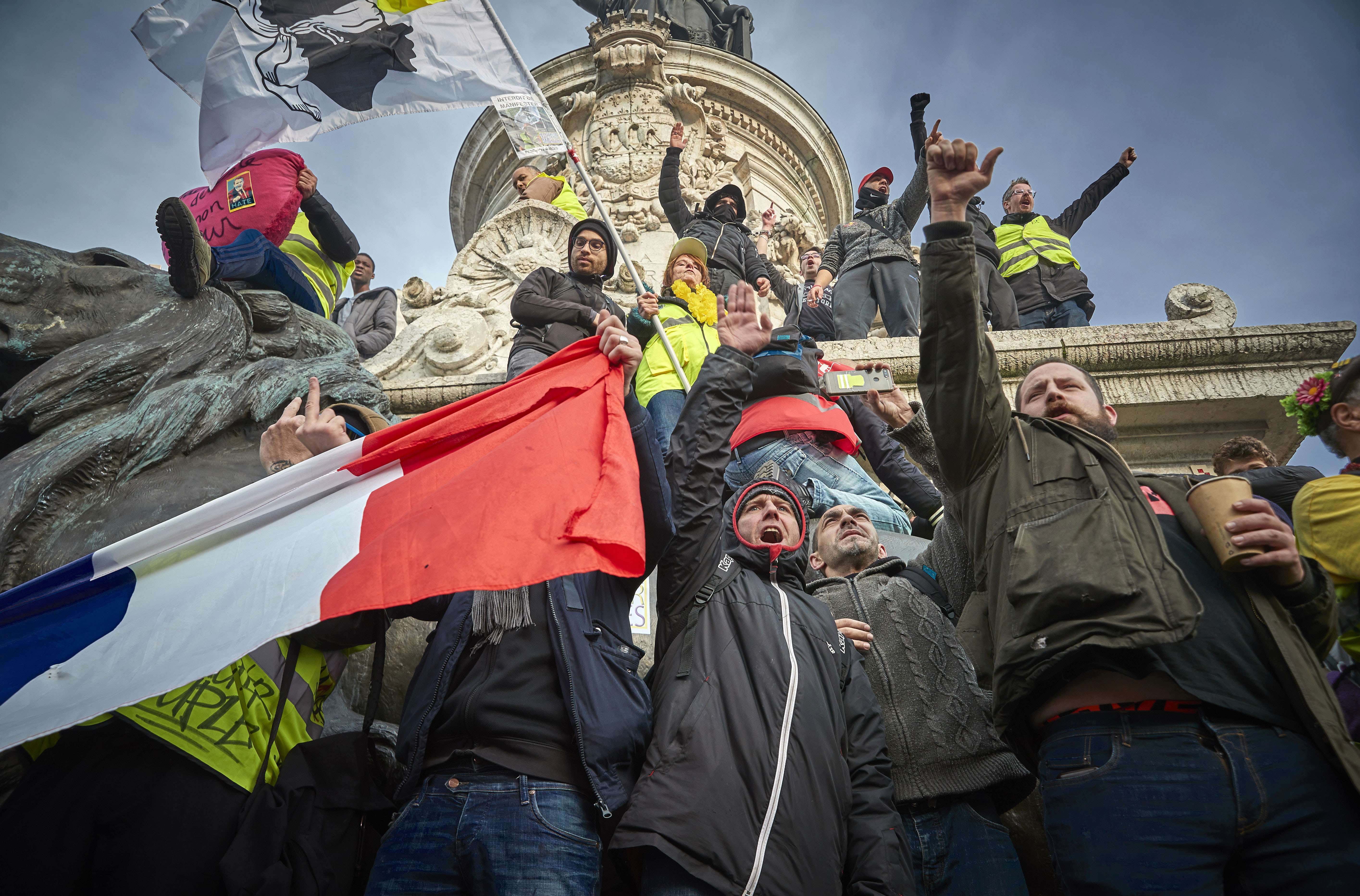 Réforme des retraites en France: forte mobilisation au 13e jour d'une grève illimitée