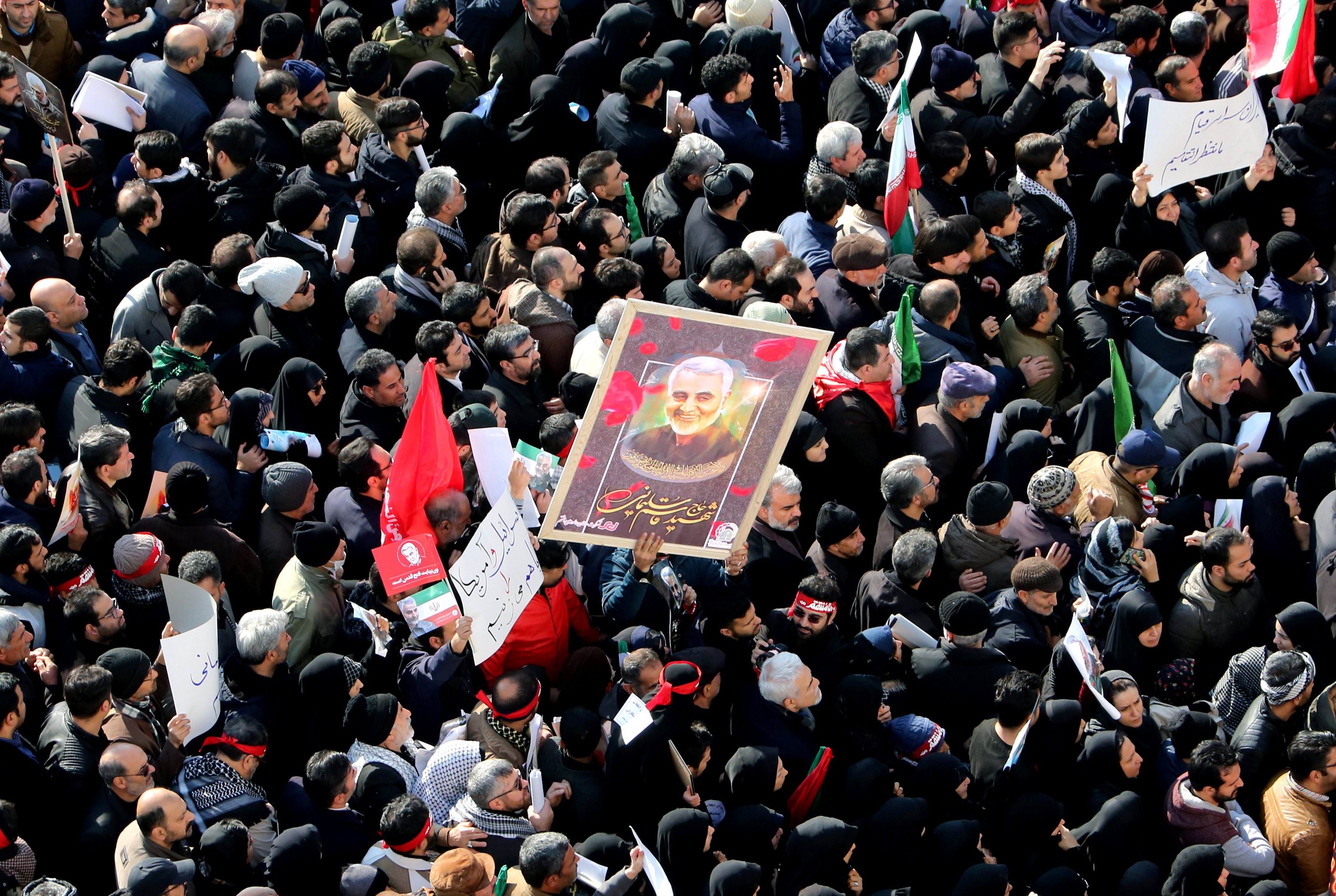 Iran/États-Unis: appels à venger Soleimani et tension à son comble