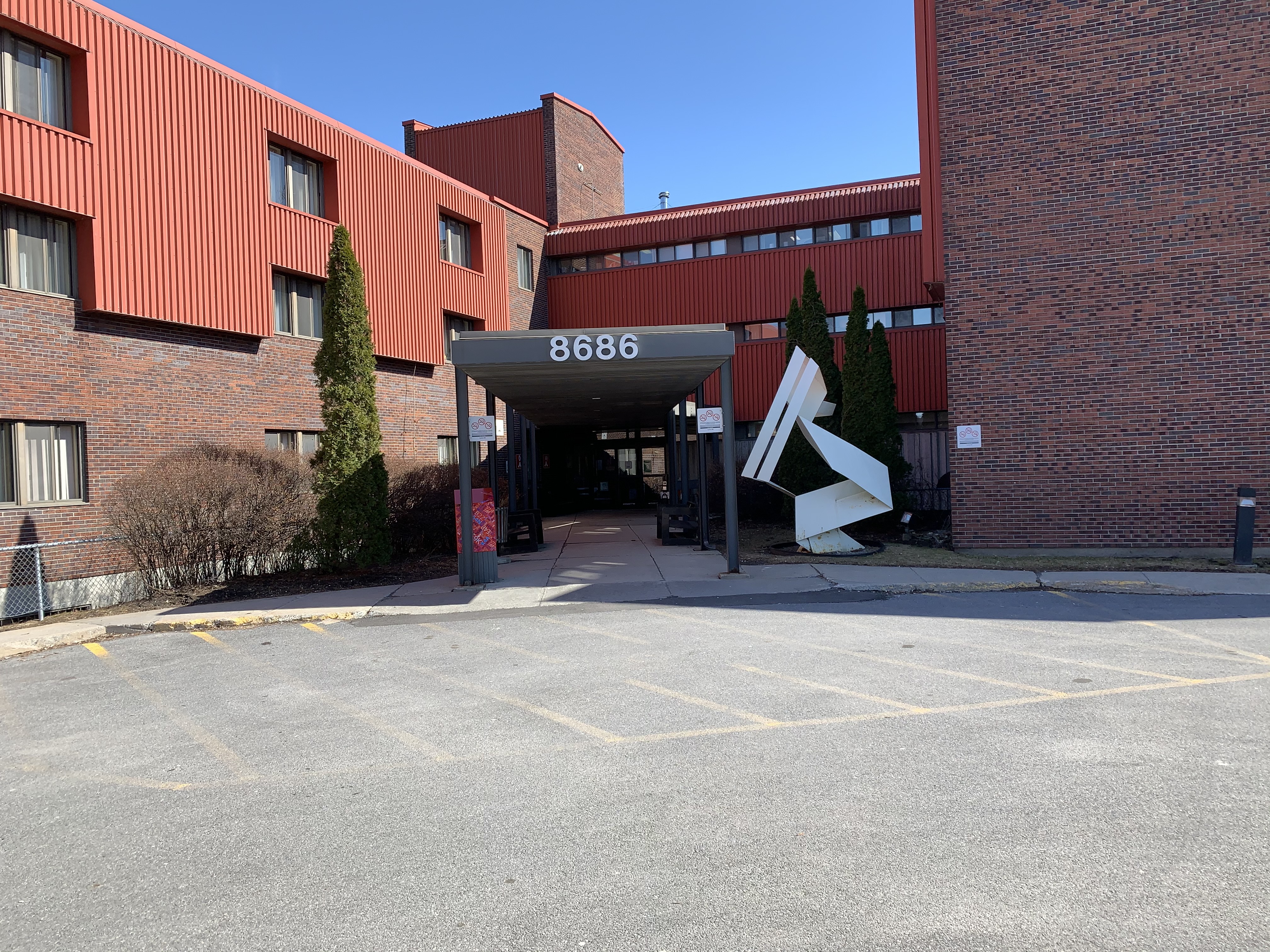 Trois personnalités de LaSalle reviennent sur la dernière année de pandémie, particulièrement le moment où le Québec a été mis sur pause.