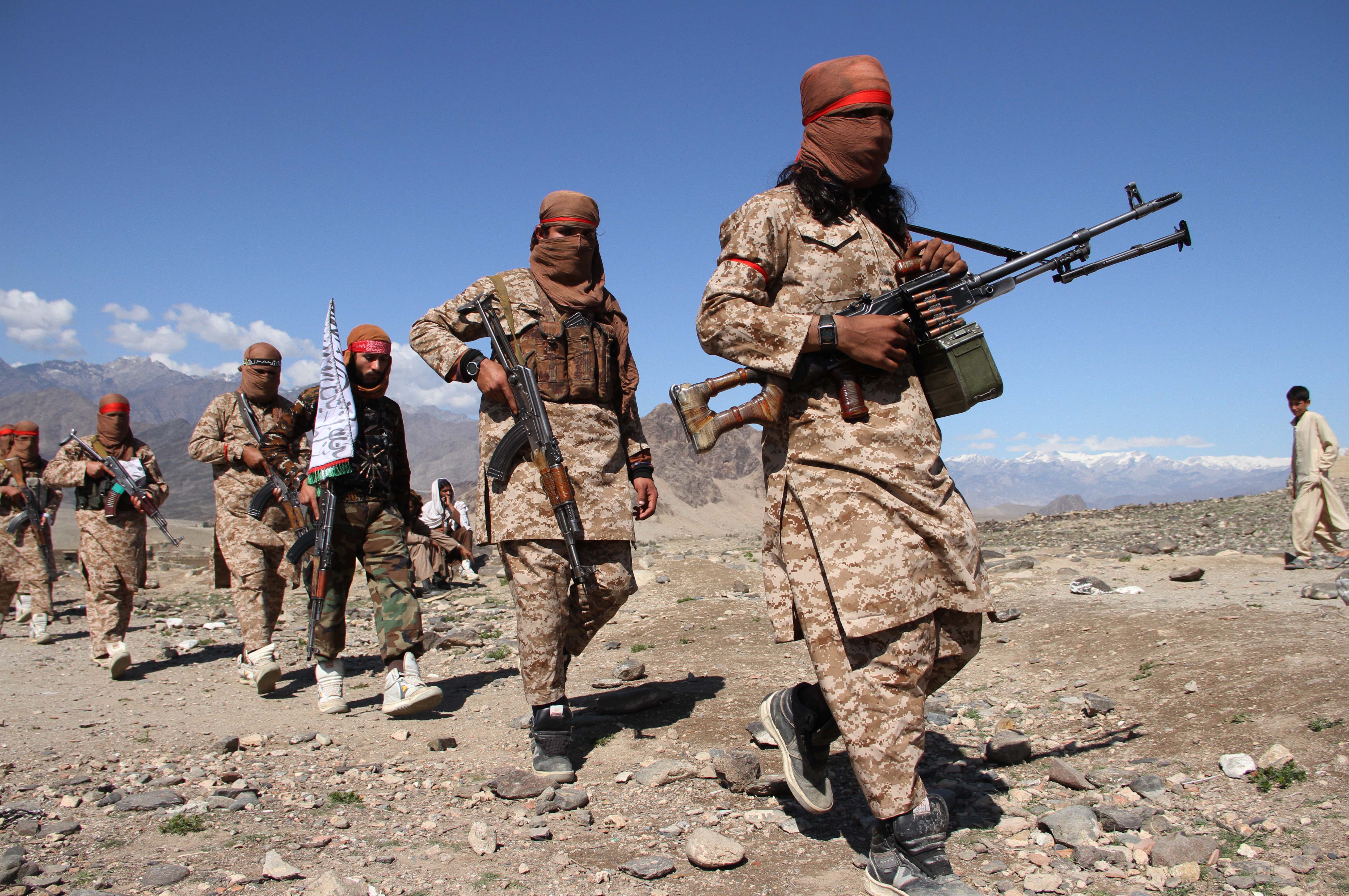 Afghanistan: attaques des talibans et doutes sur leur volonté de discussion