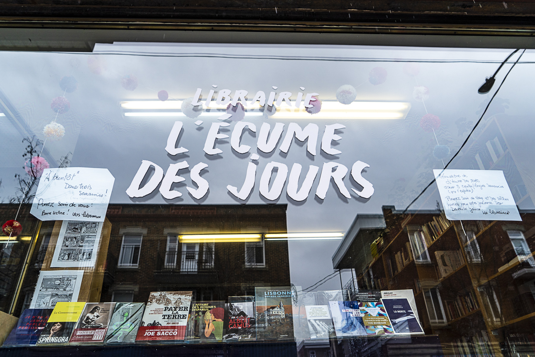 Le milieu du livre sur la corde raide