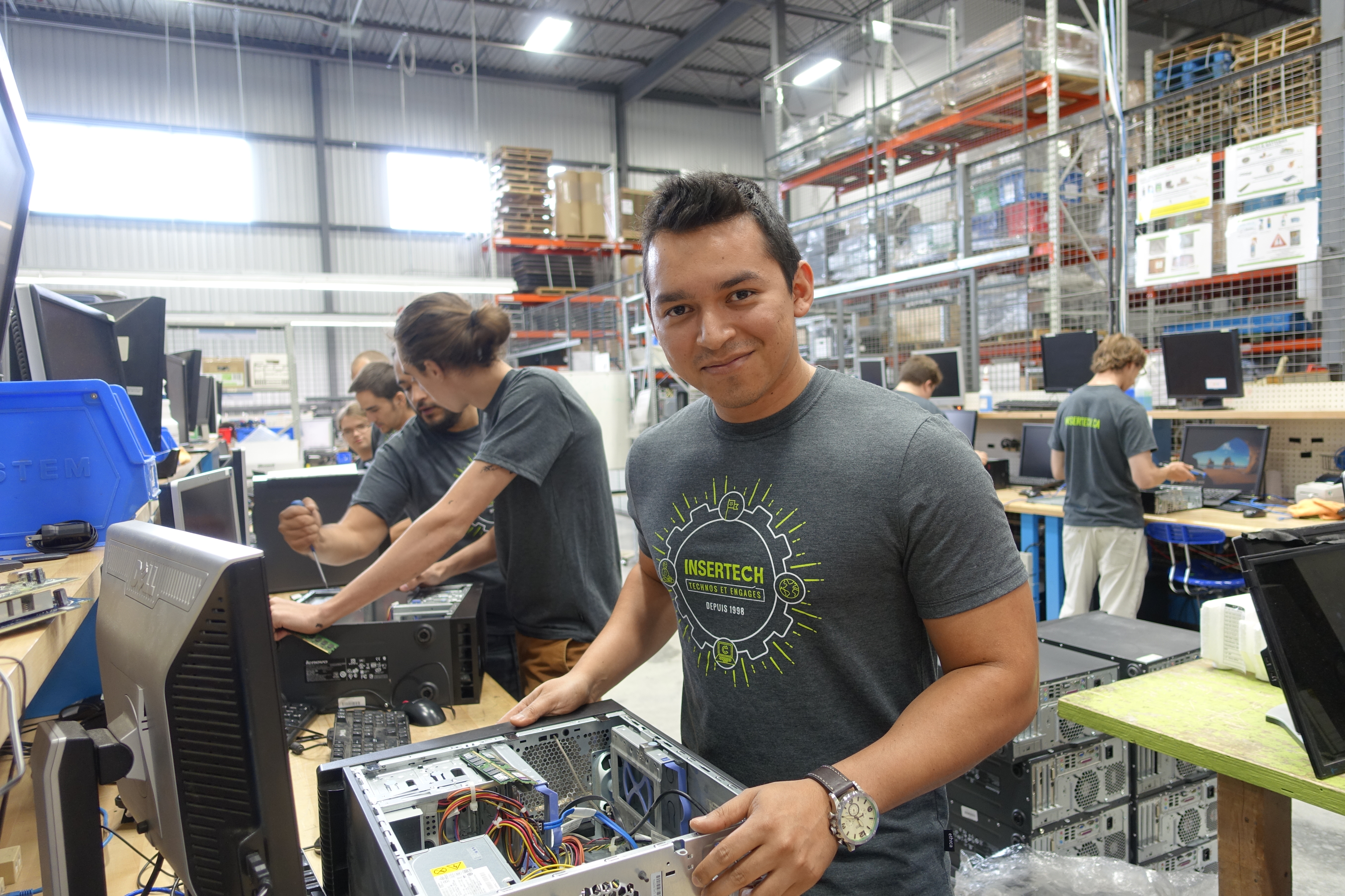 Revaloriser l’humain et le matériel informatique