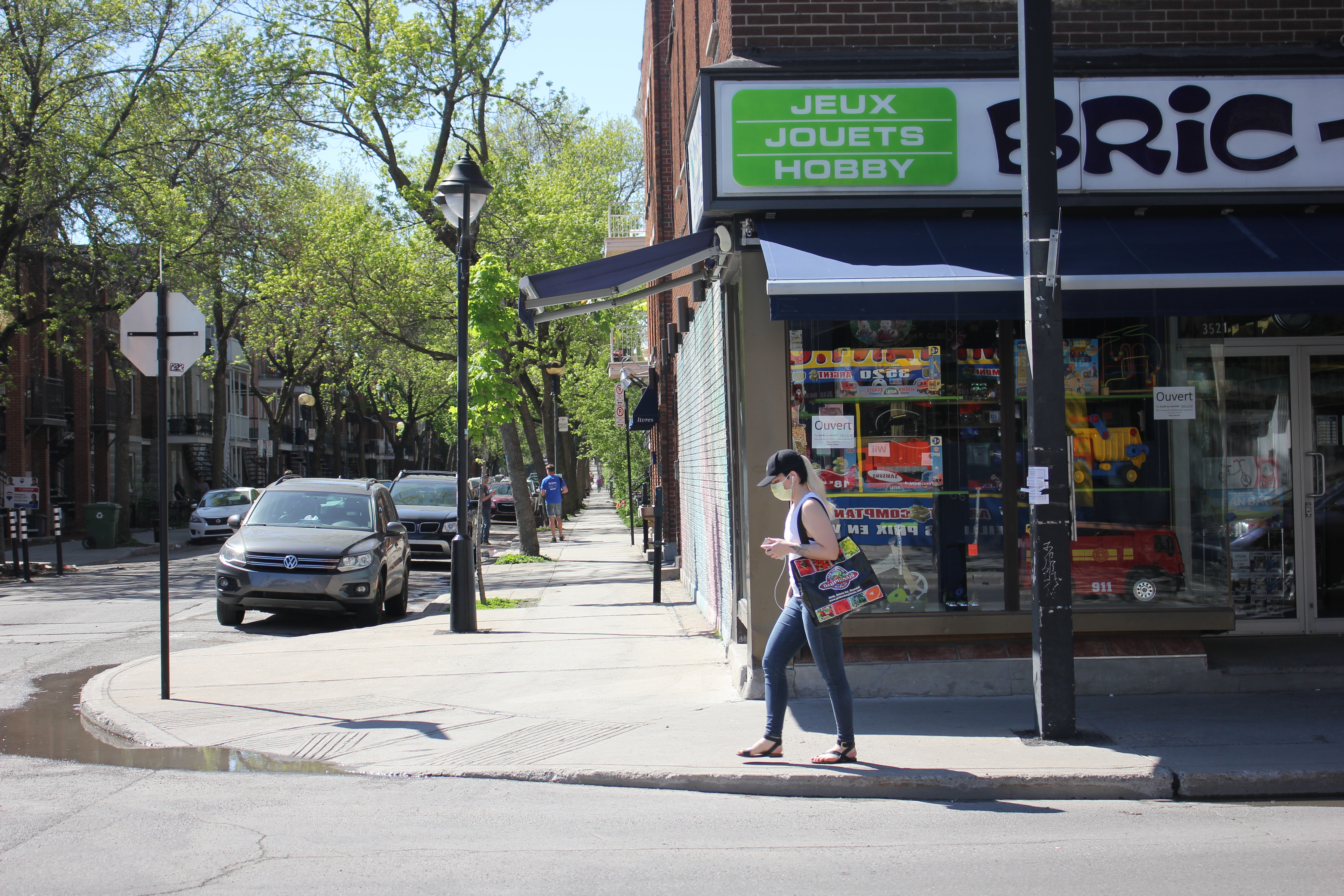 Certains commerces ont rouvert leurs portes le 25 mai à Montréal.