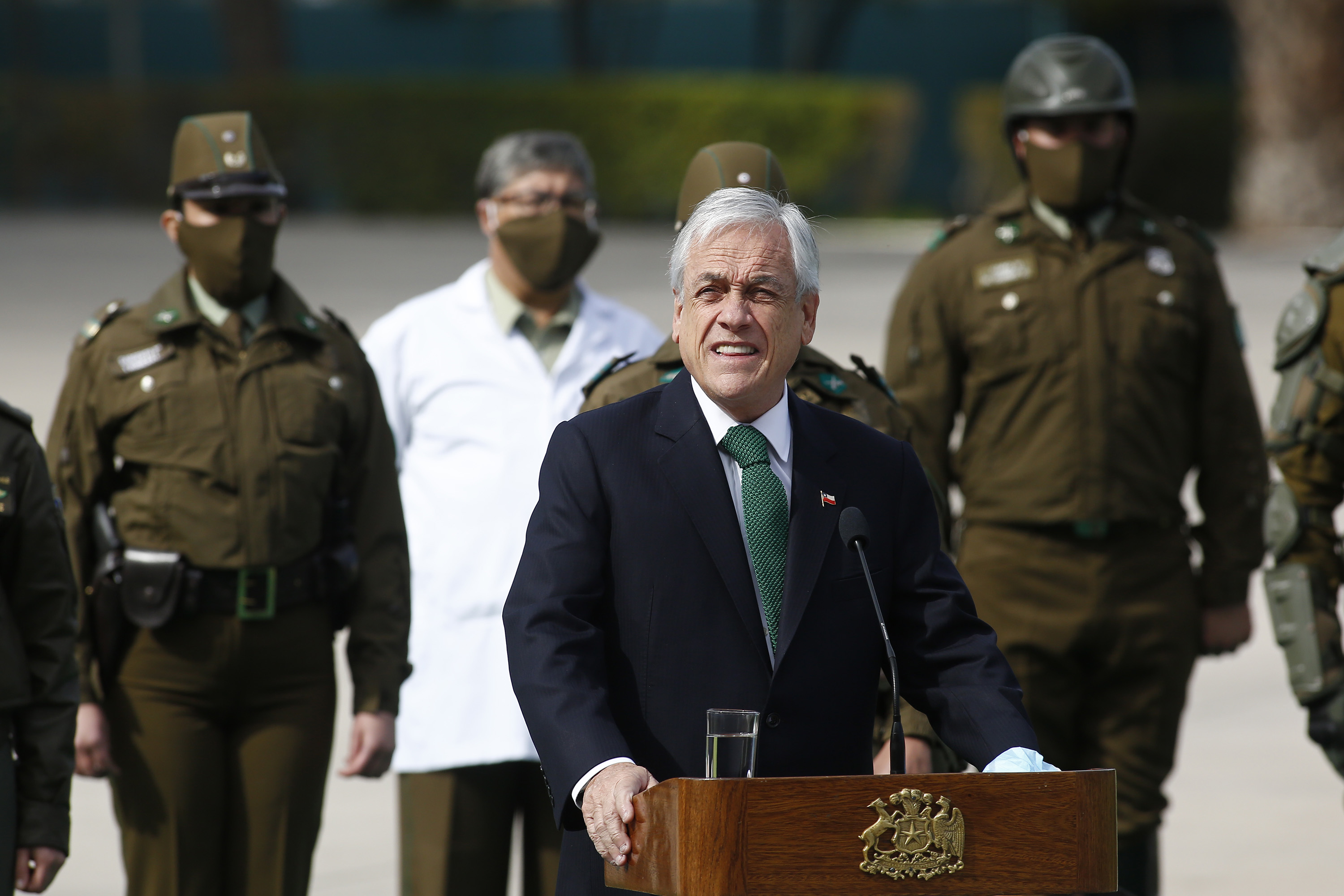 Chili: baisse de salaire pour le président, les ministres et parlementaires