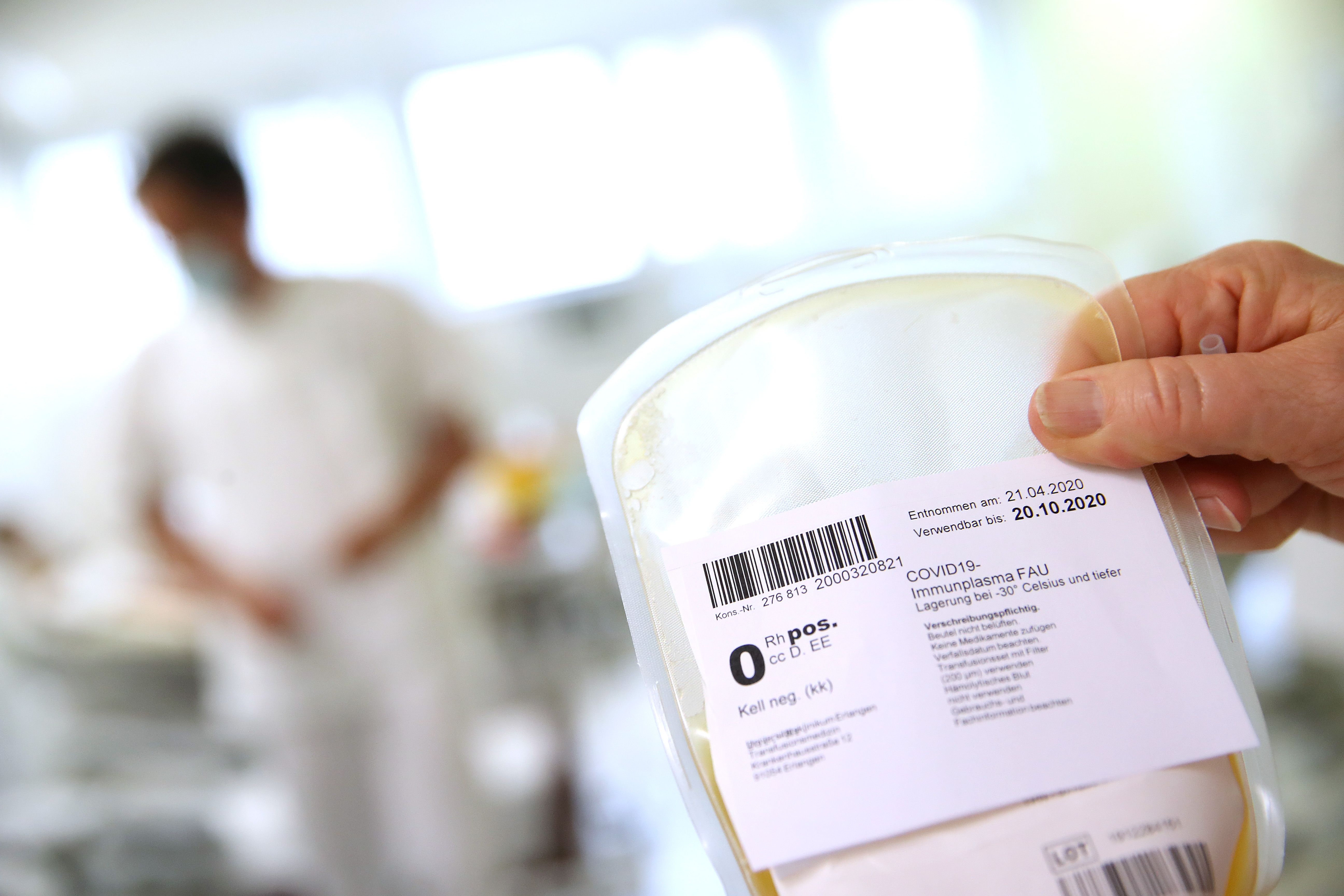 Coronavirus: résultats encourageants de traitements au plasma