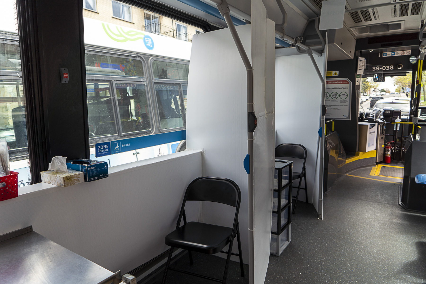 Les autobus de la STM transformés en cliniques de dépistage mobiles seront déployés dans l’est de Montréal dès le 13 mai, particulièrement dans les zones dites « chaudes ».