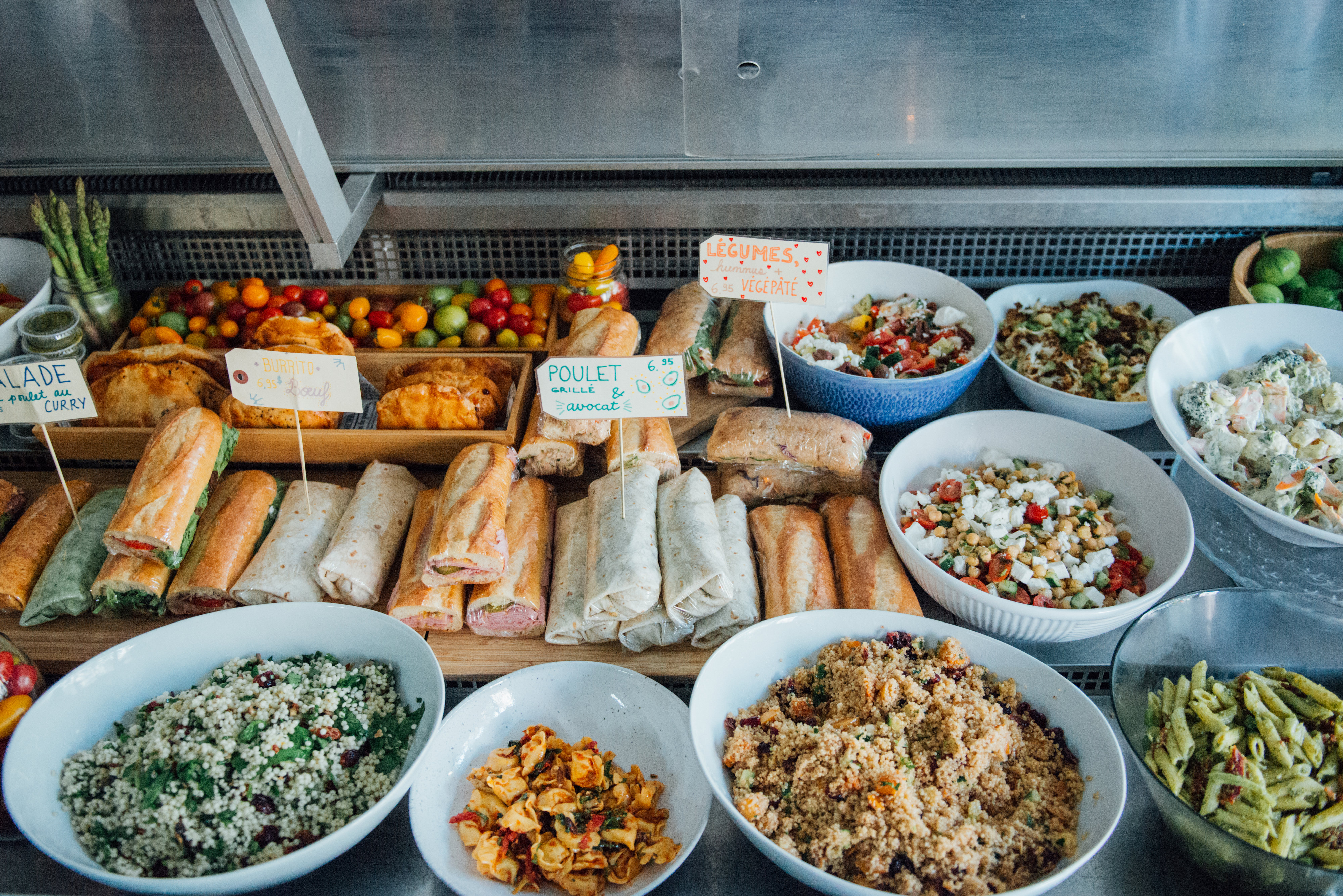 Un plateau de nourriture du traiteur Miss Prêt à Manger.