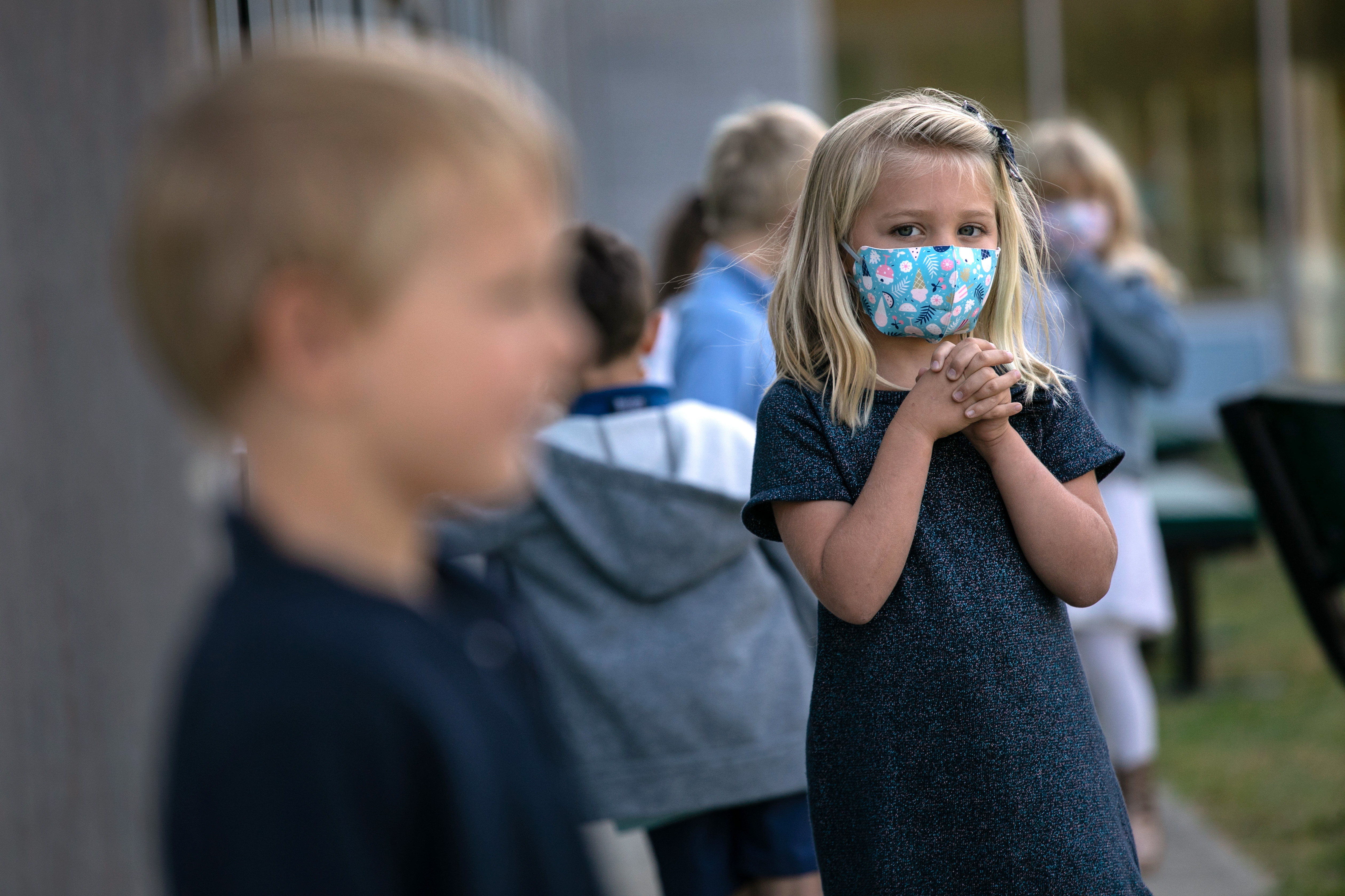 COVID-19: les Québécois ont réduit leurs contacts d'un par jour en octobre