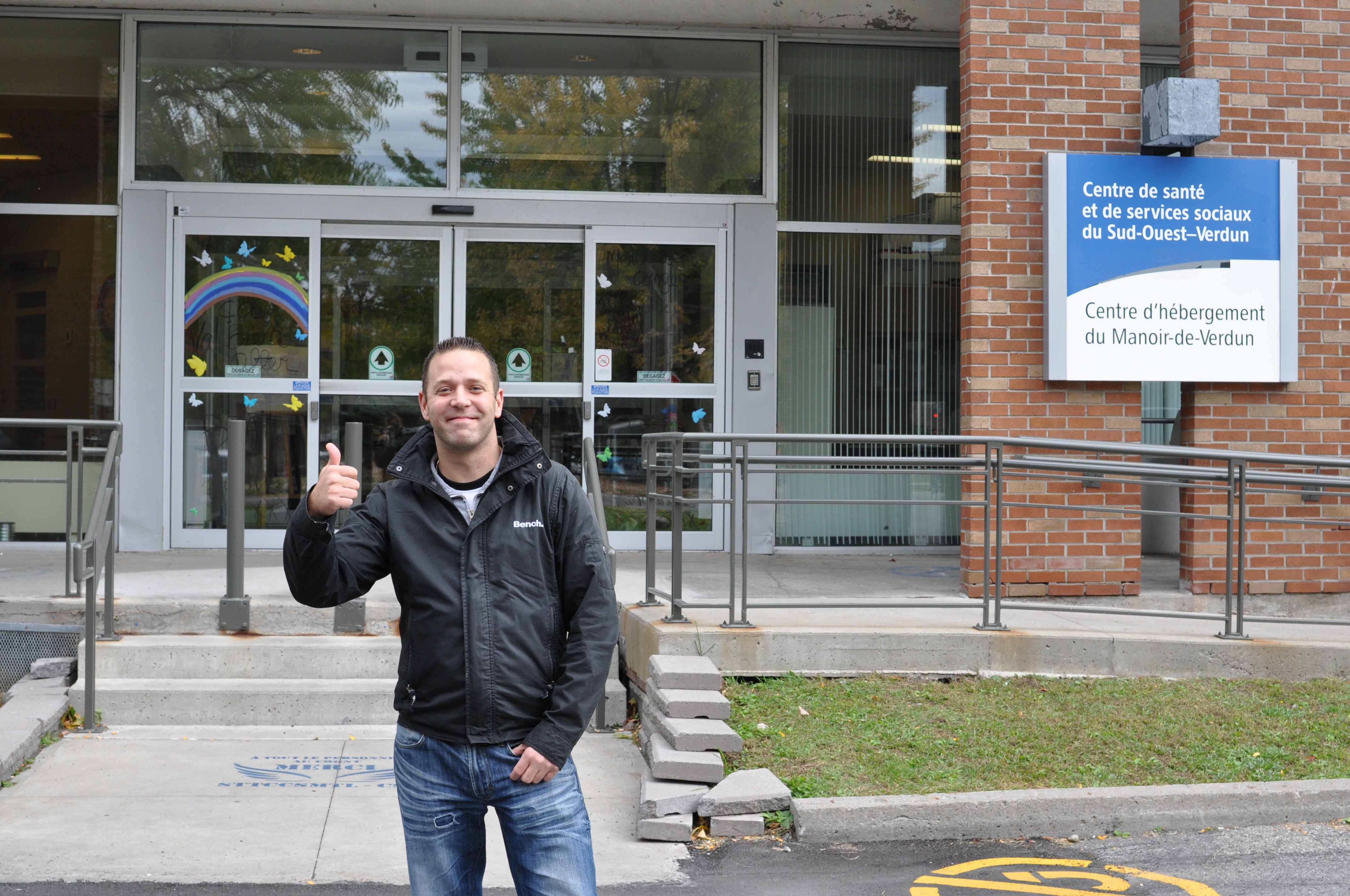 Yannick Savoie est préposé aux bénéficiaires au Manoir de Verdun.