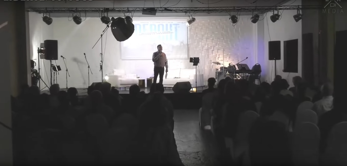 Une église évangélique défie les règles sanitaires à Montréal