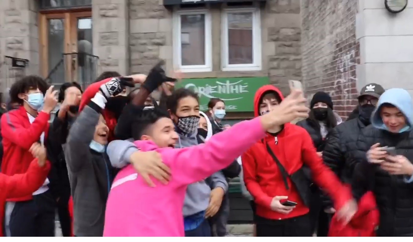 Un influenceur largué par la santé publique pour avoir défié les règles sanitaires.