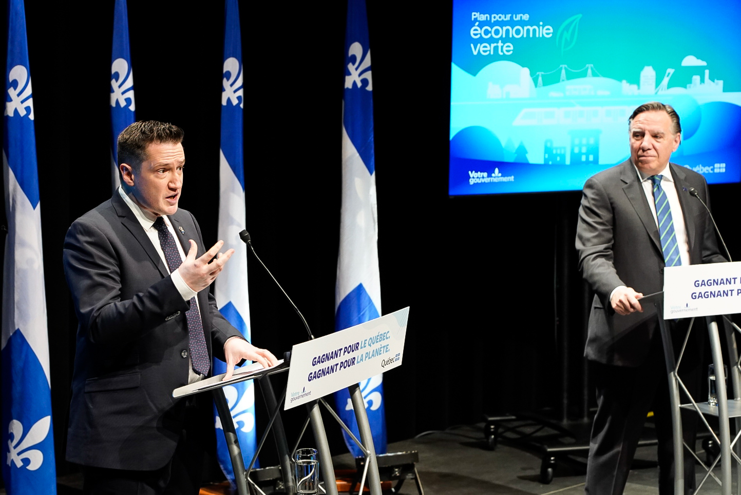 Le ministre de l'Environnement, Benoit Charette, a présenté lundi son «Plan vert» en compagnie du premier ministre François Legault