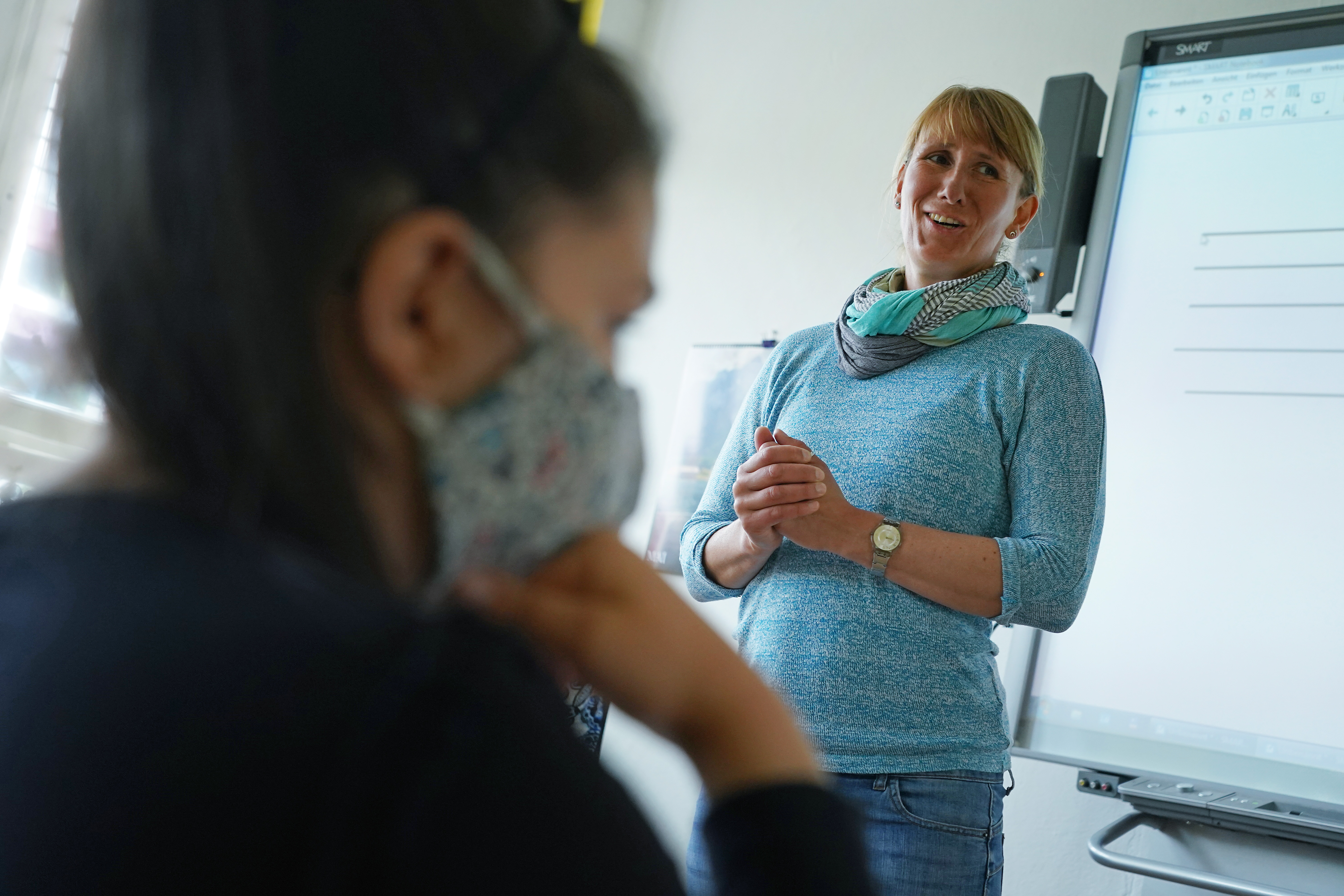 Une enseignante en classe