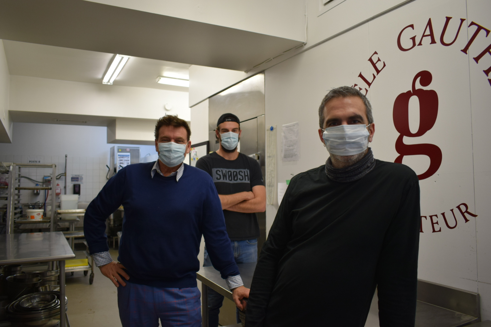 les traiteurs de Gisèle Gauthier se préparent