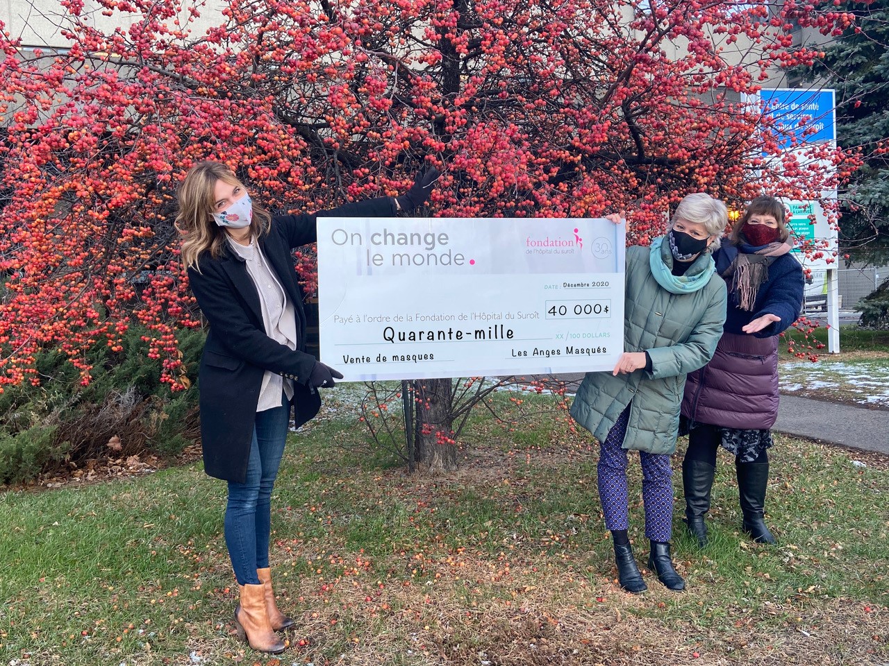 La fondatrice des anges masqués, Madeleine Turgeon, a remis ses profits à la fondation de l’hôpital du Suroît.