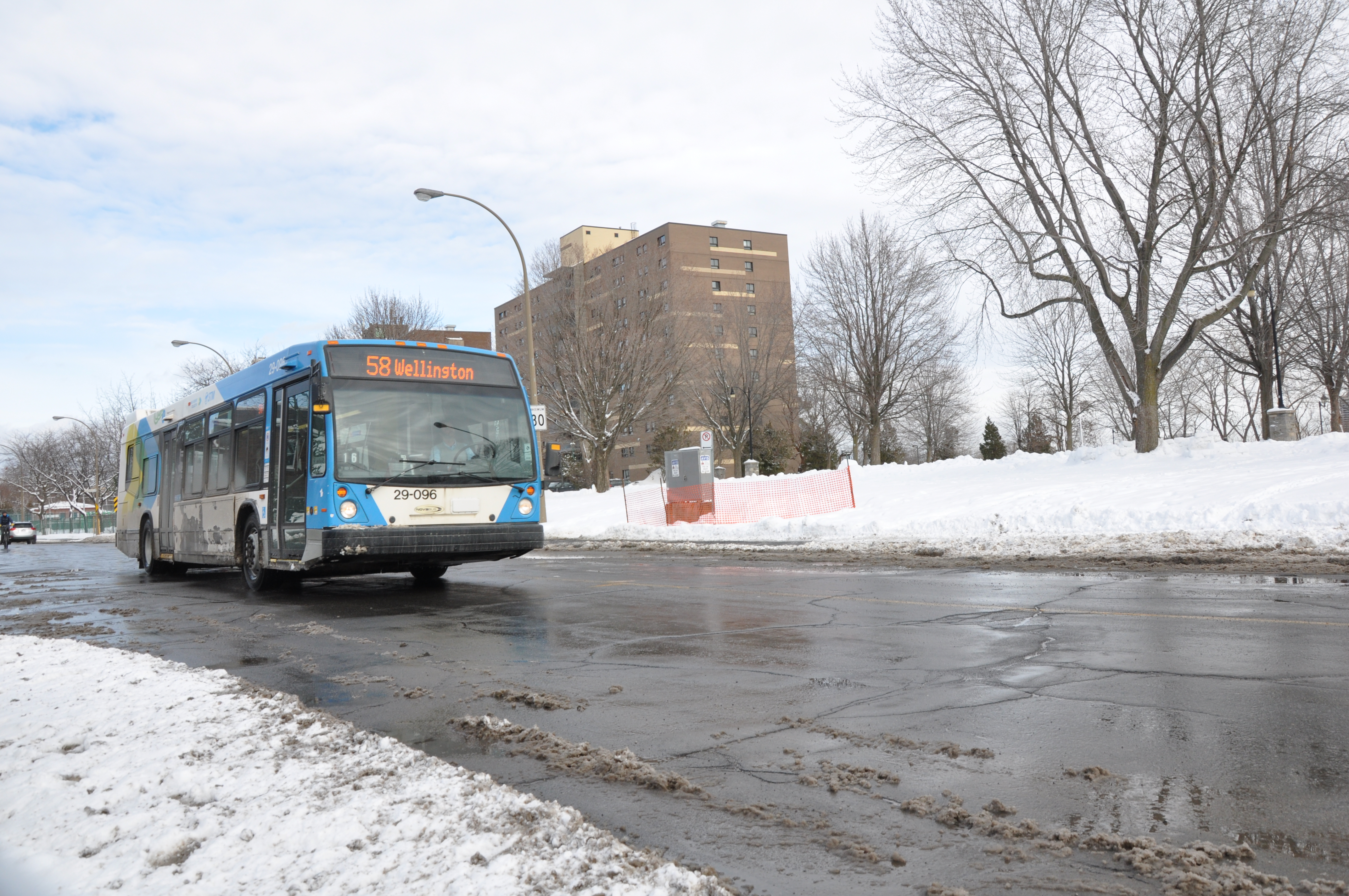 Un autobus dans le secteur de Verdun.