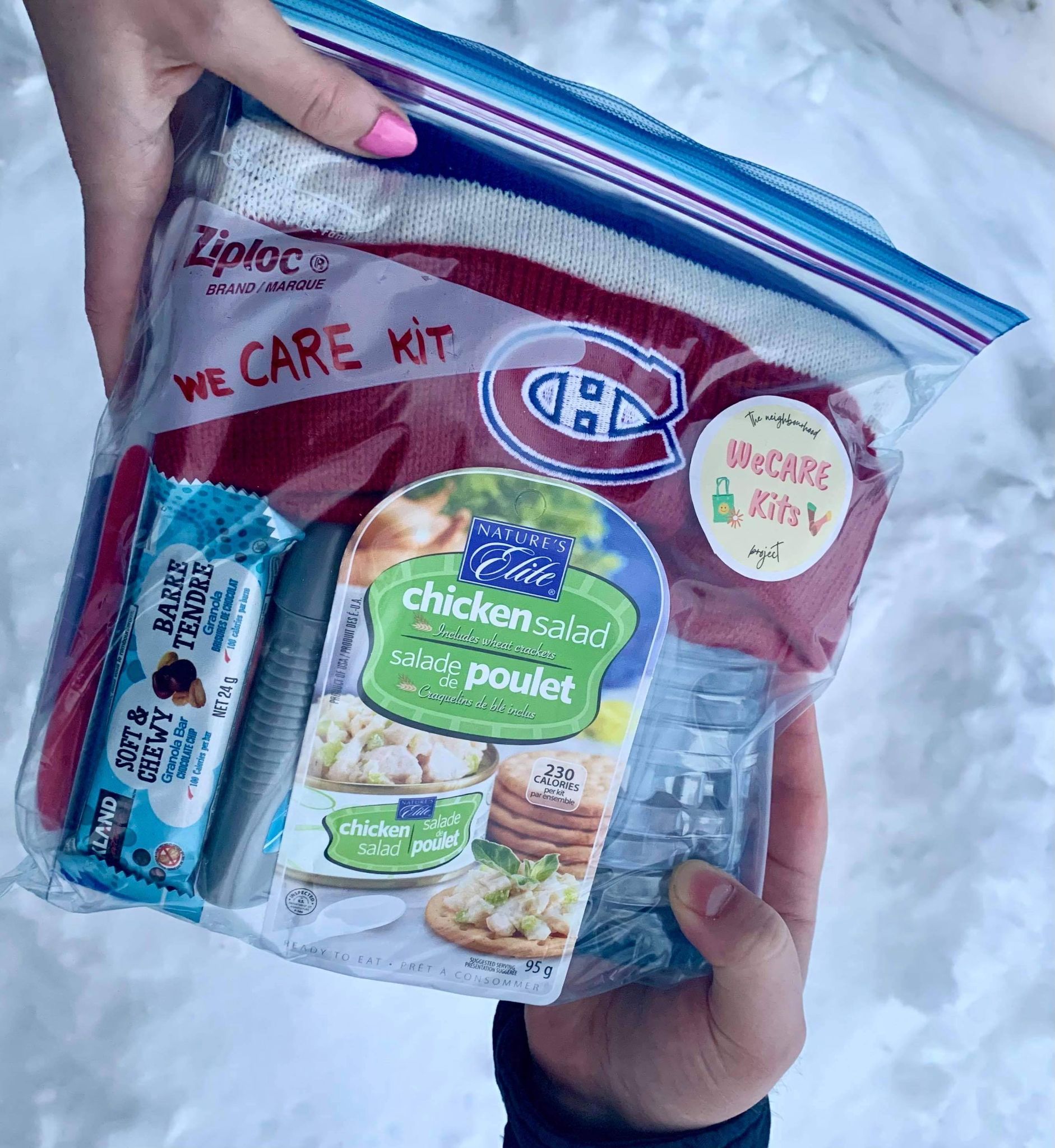 Le Project weCARE kits vise à fabriquer des trousses pour aider les personnes en situation d'itinérance.