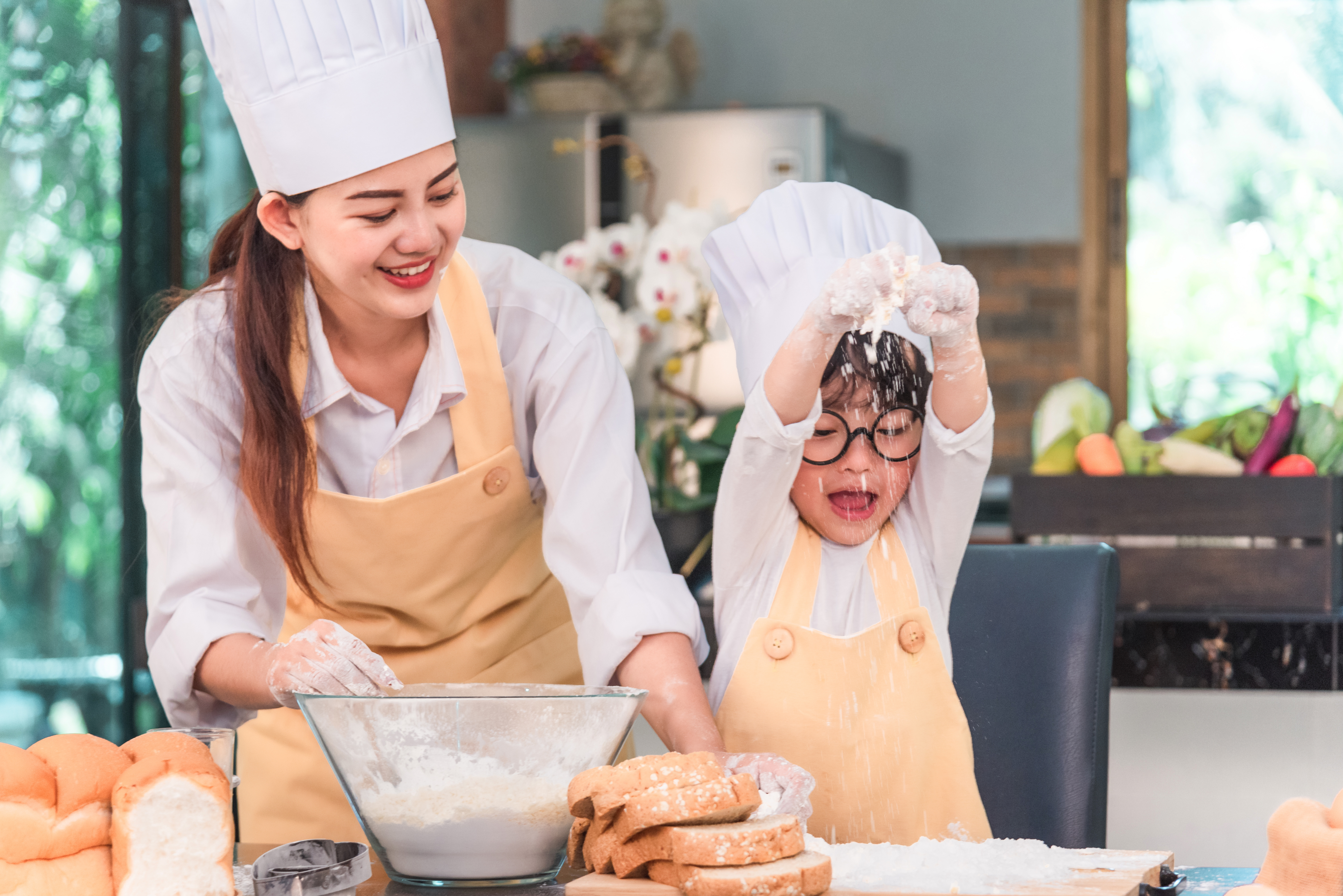 Cuisiner avec son enfant, une activité amusante et formative!