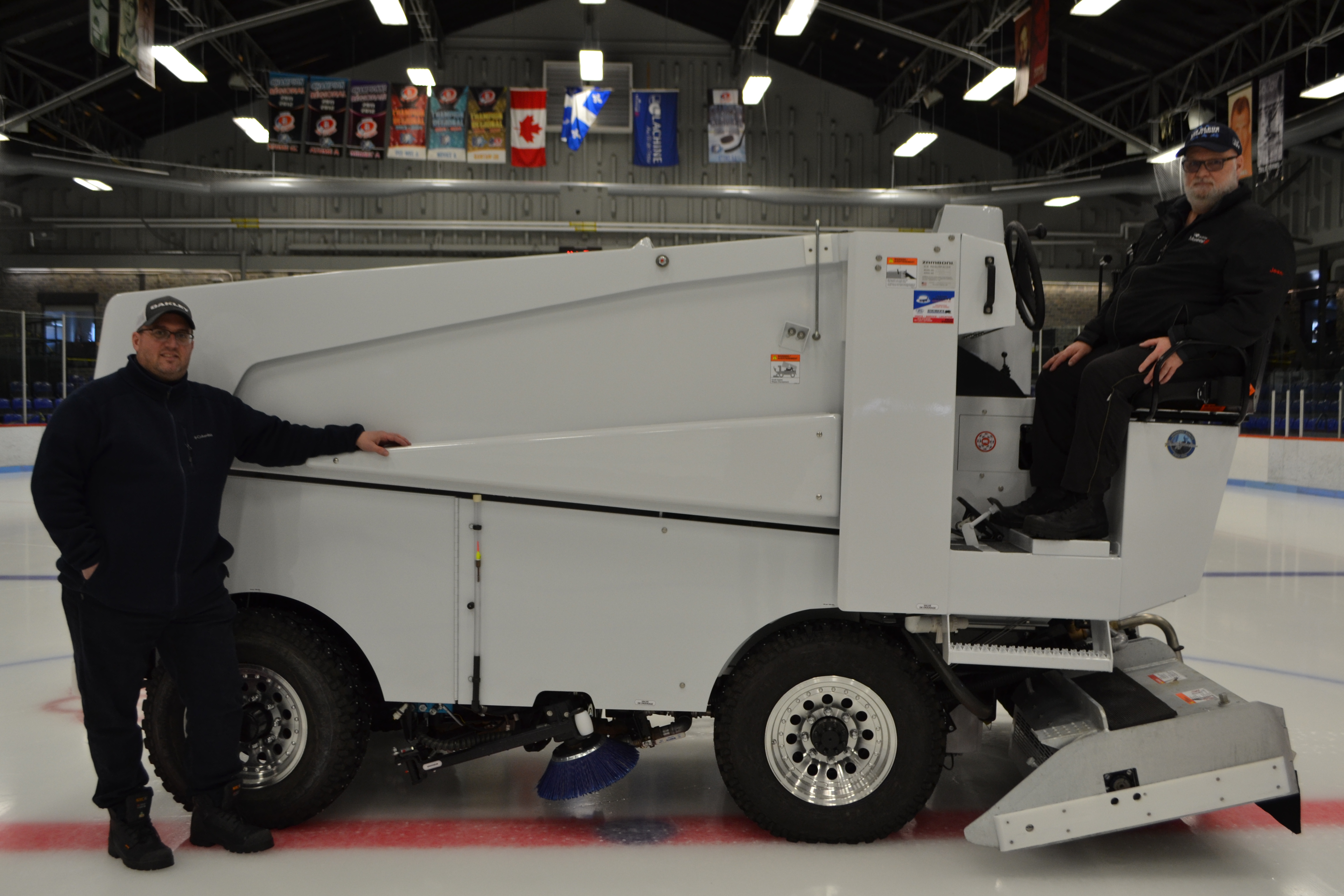 Lachine s’équipe d’une nouvelle Zamboni électrique