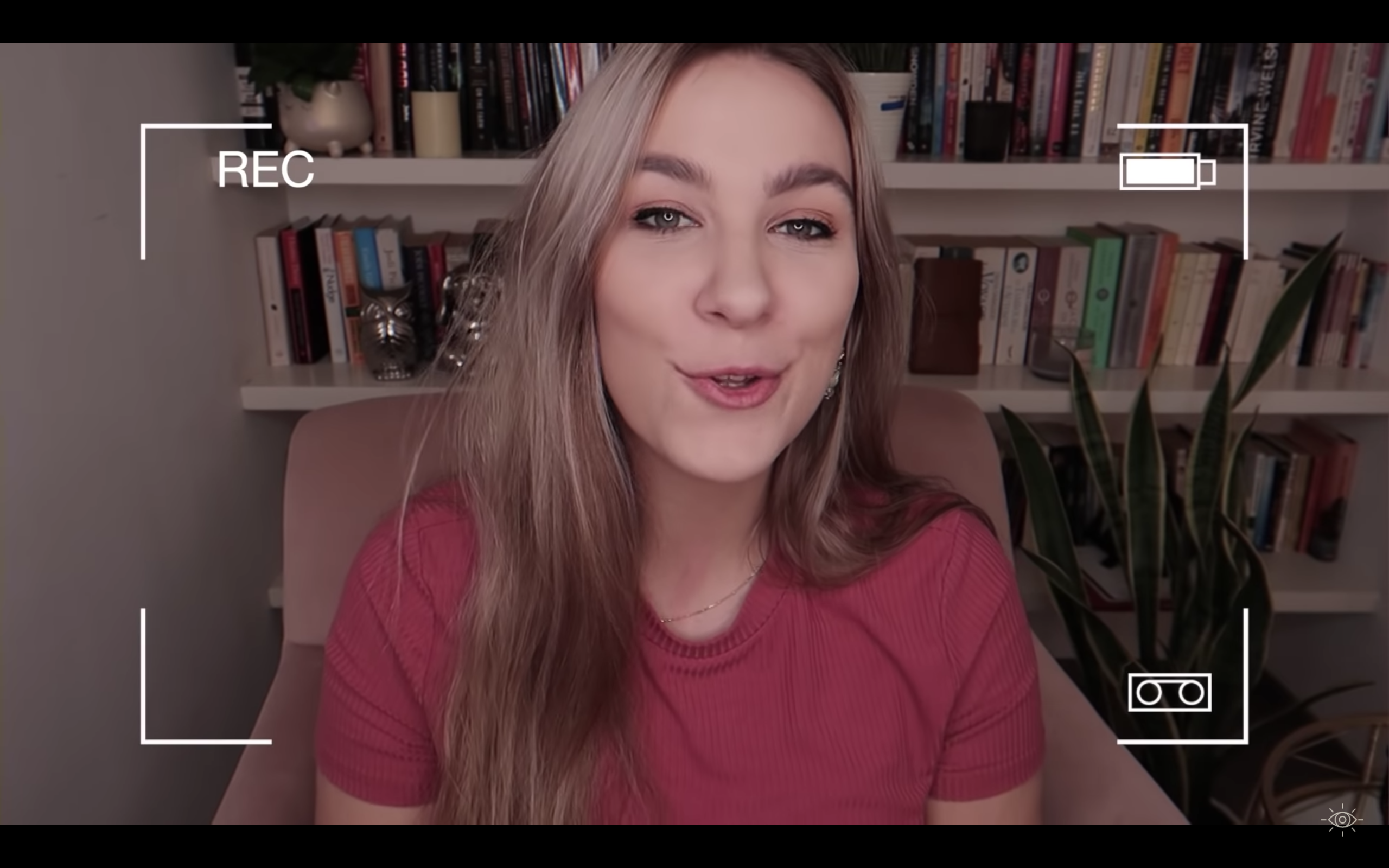Victoria Charlton, la reine du crime cartonne en librairie et sur YouTube