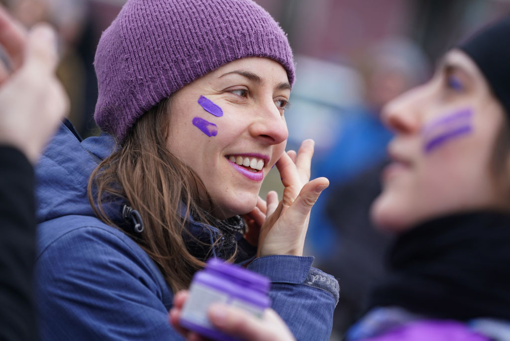 Une manifestante pour les droits des femmes