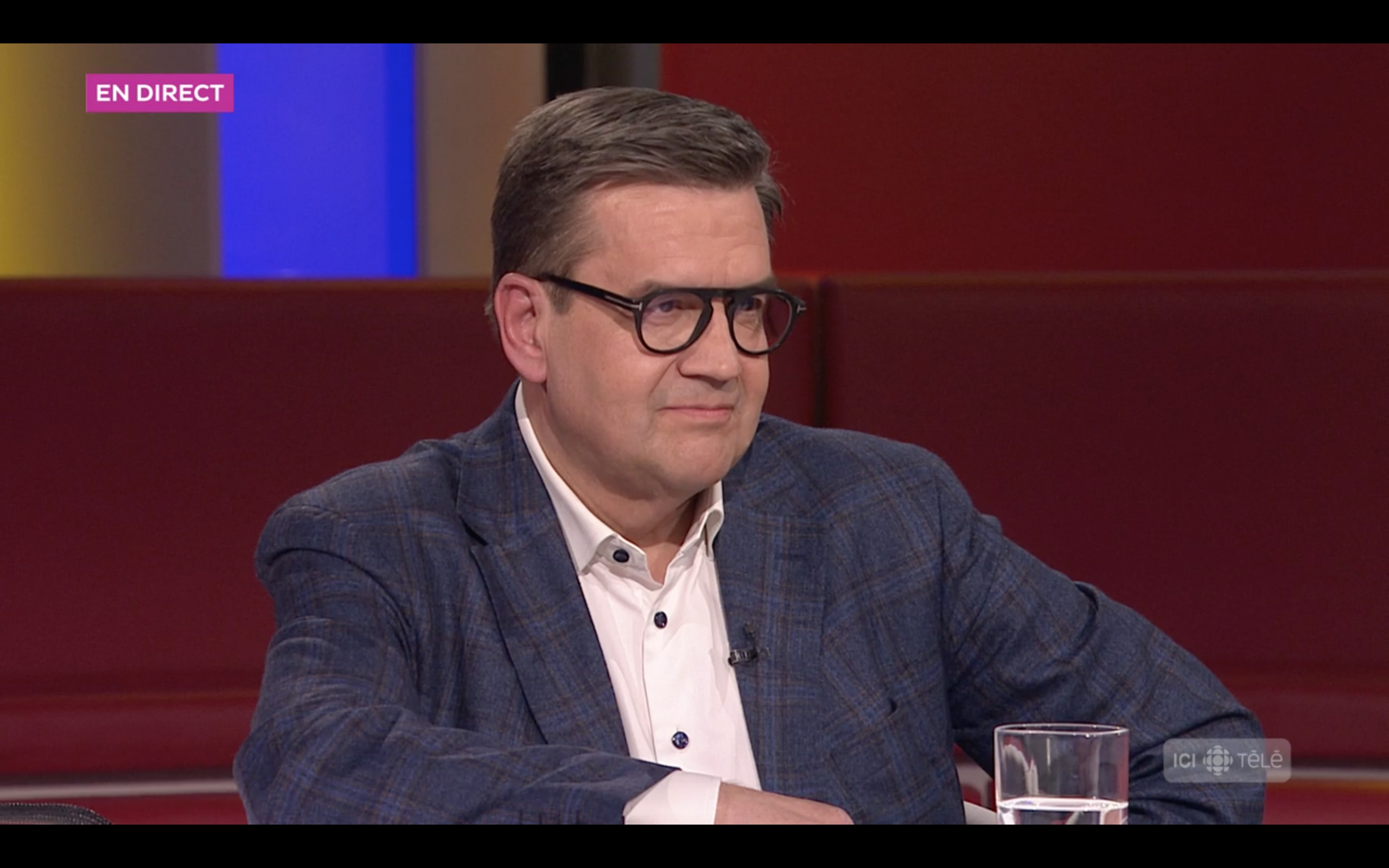 Denis Coderre sur le plateau de Tout le monde en parle, lors de l'annonce de sa candidature à la mairie de Montréal.