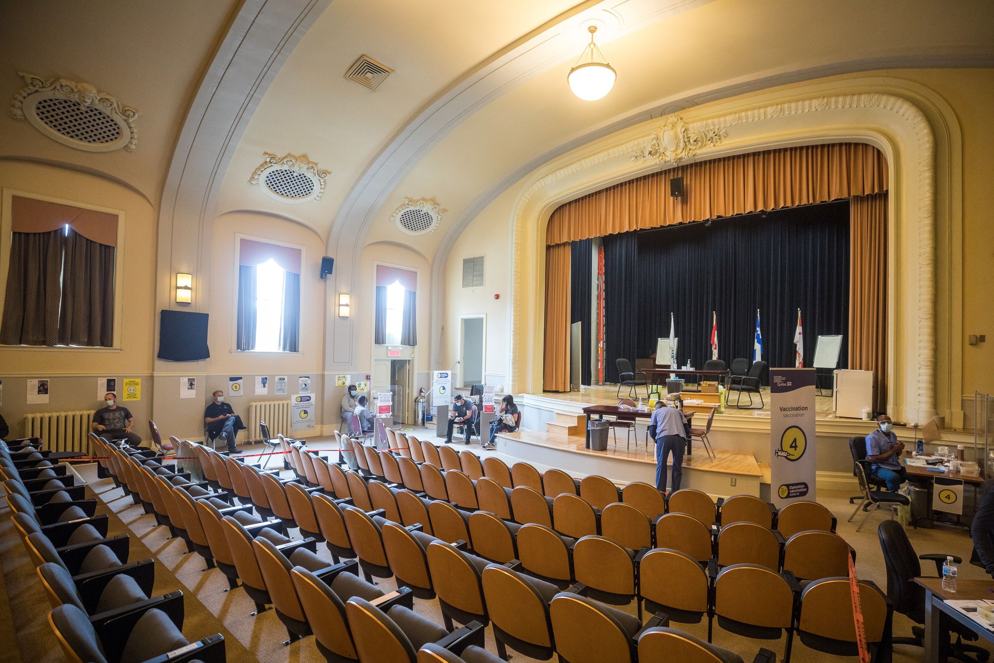 Un site de vaccination pour les personnes des communautés autochtones.