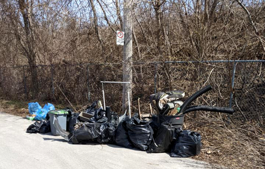 Déchets ramassés par des citoyens à Ahuntsic