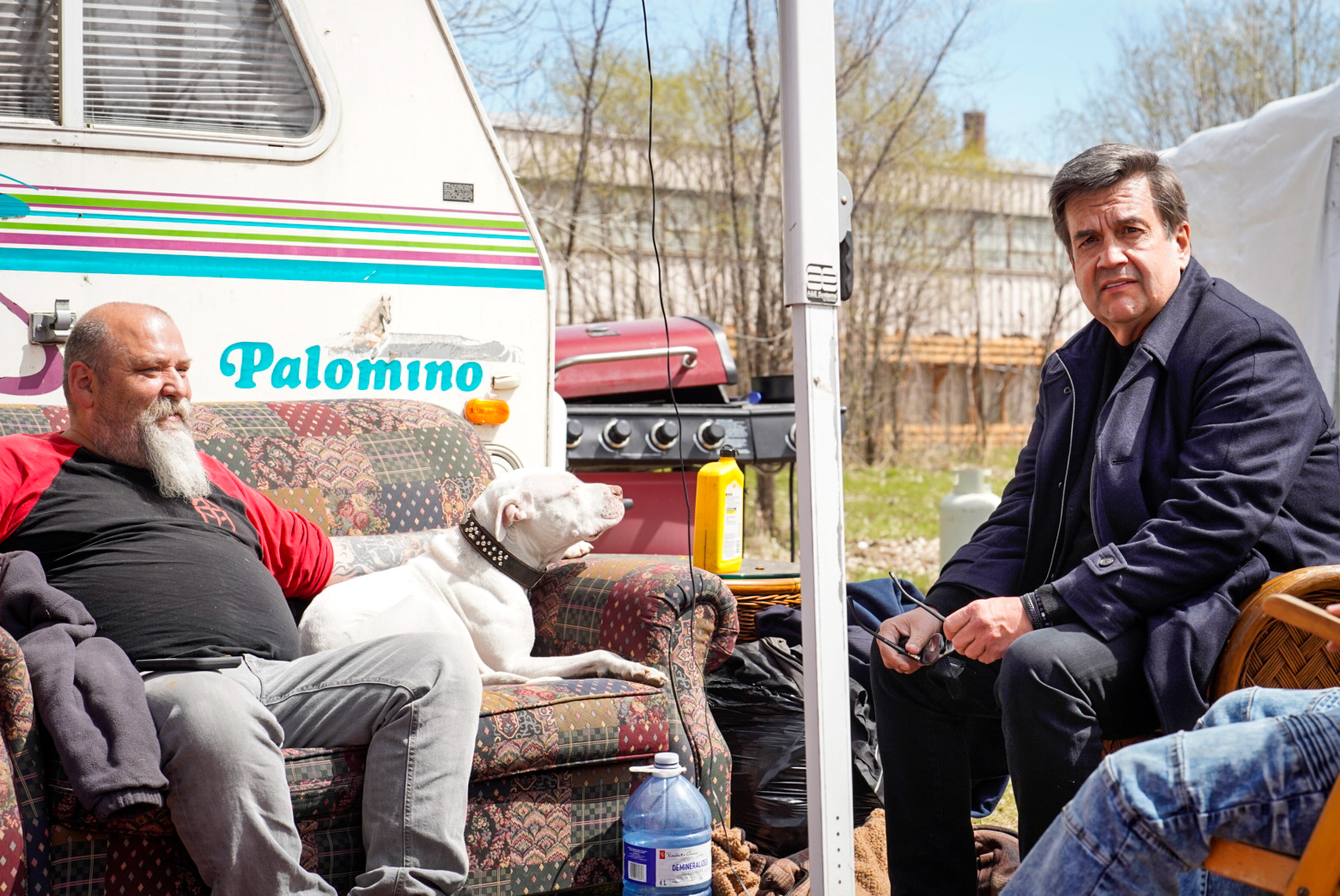 Itinérance: Coderre propose de transformer des hôtels en maisons de chambres