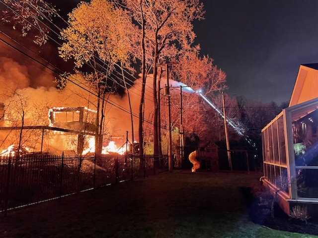 Le palais montréalais du propriétaire de Pornhub détruit par un incendie