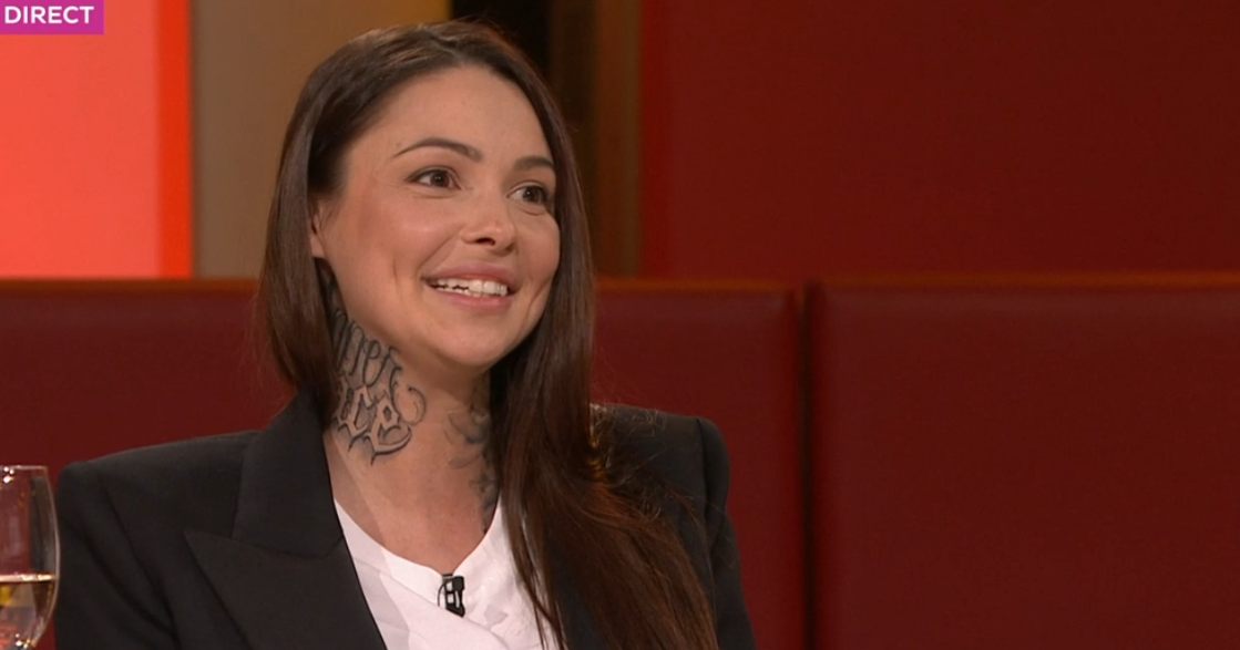 Hélène Boudreau, une étudiante qui a posé seins à demi-nus en tenue de finissante de l’UQAM.