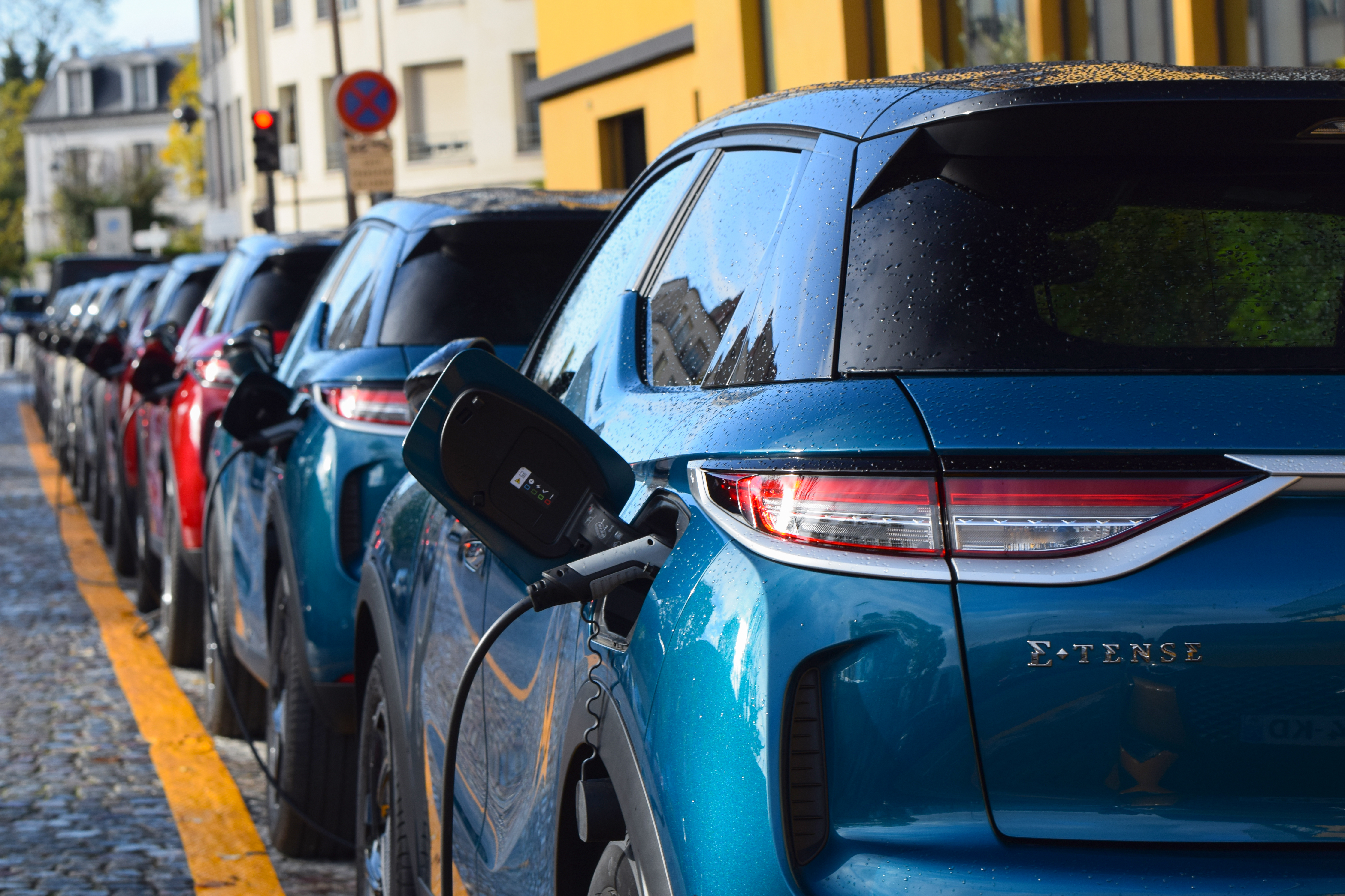 Pourquoi certains propriétaires de véhicules électriques retournent-ils au gaz?