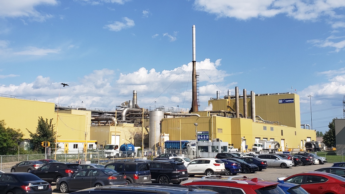 Le gouvernement du Québec a annoncé un plan visant à réduire les nuisances autour du site d'équirassage de Sanimax à Lévis.