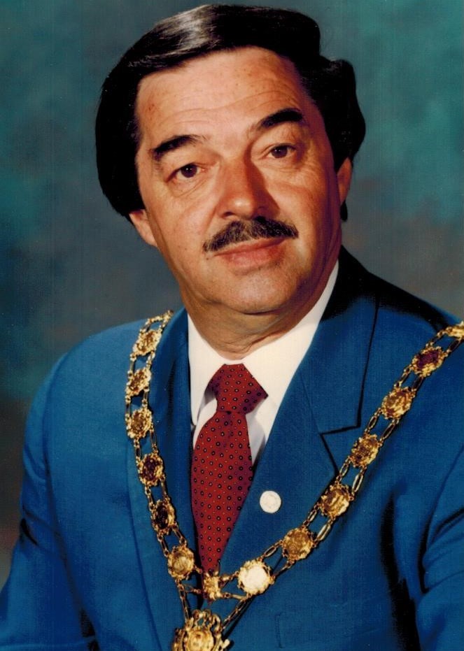 Le portrait officiel de l'ancien maire de Verdun, Raymond Savard.