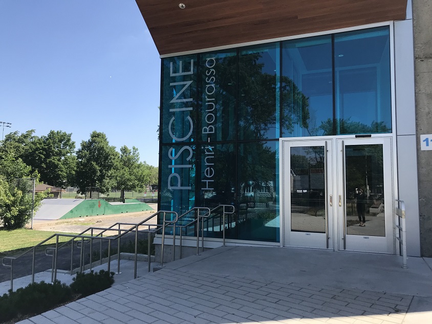 Entrée de la piscine Henri-Bourassa