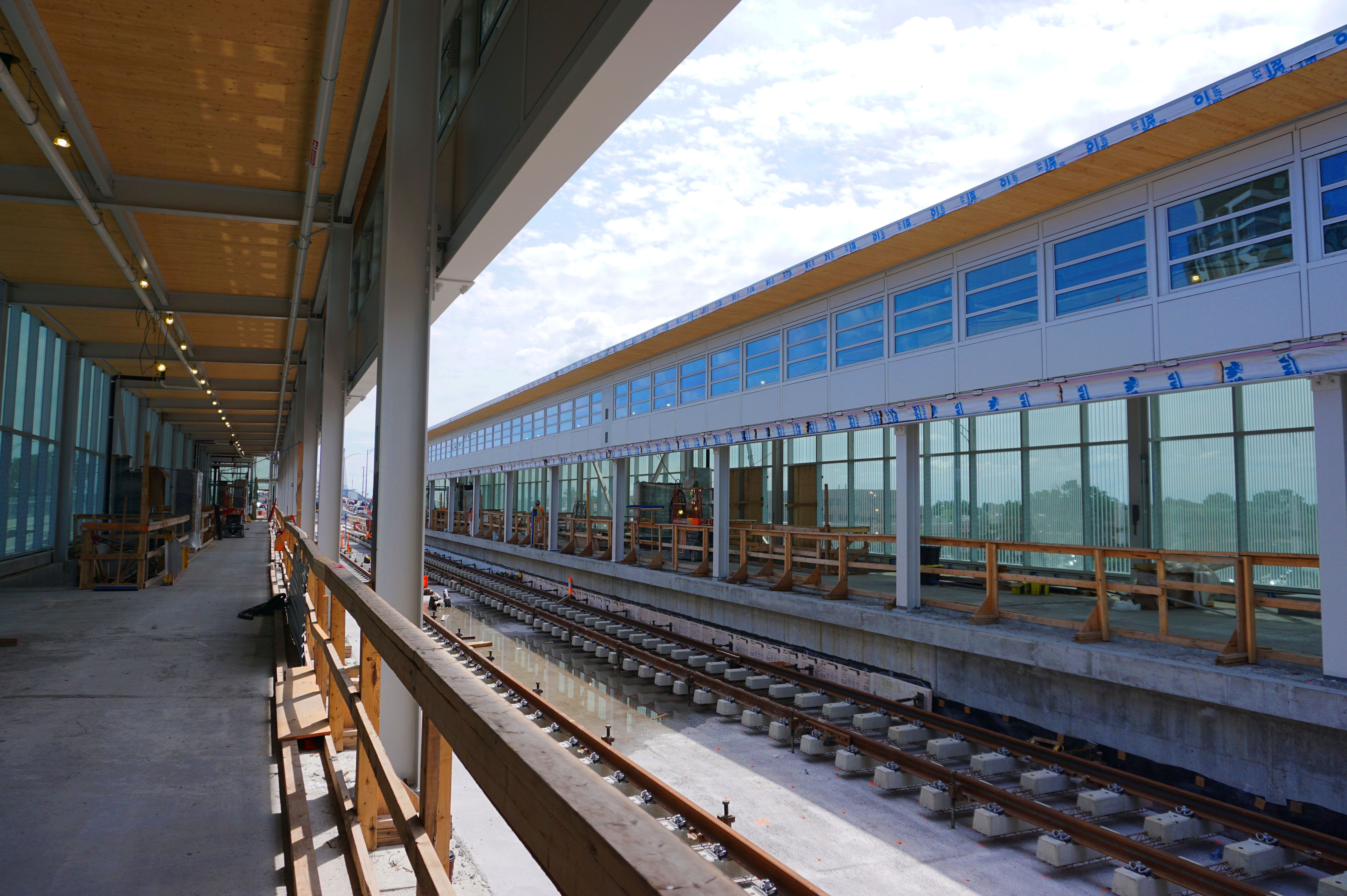 Les travaux de la station Île-des-Sœurs du REM.