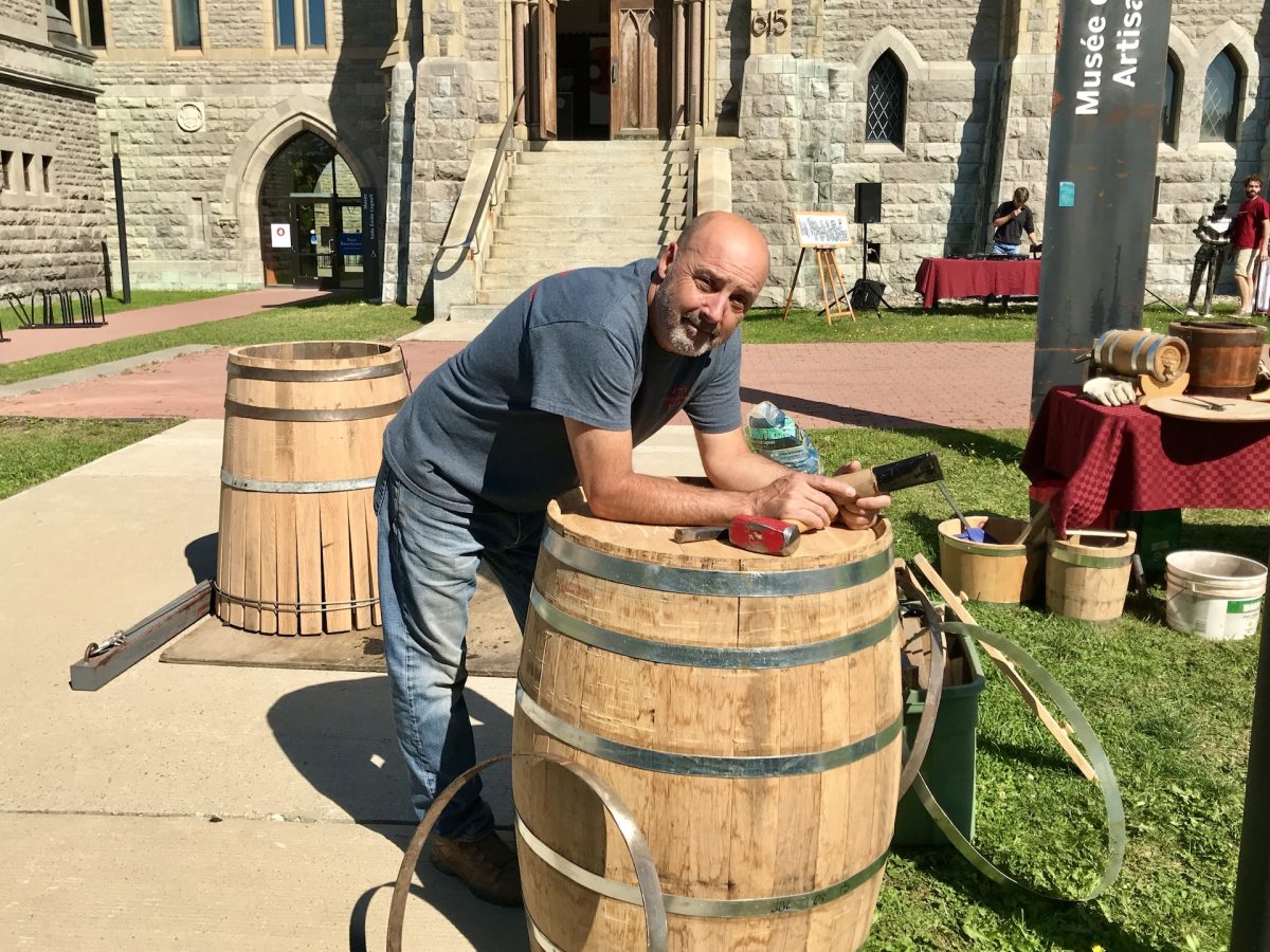 Réal Beaudin et un tonneau