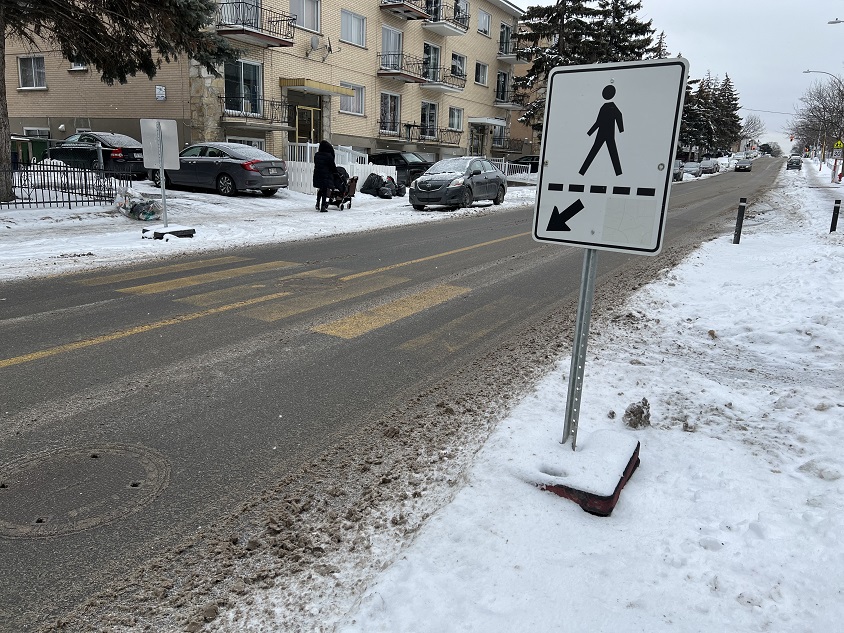 Une traverse piétonne à Montréal-Nord