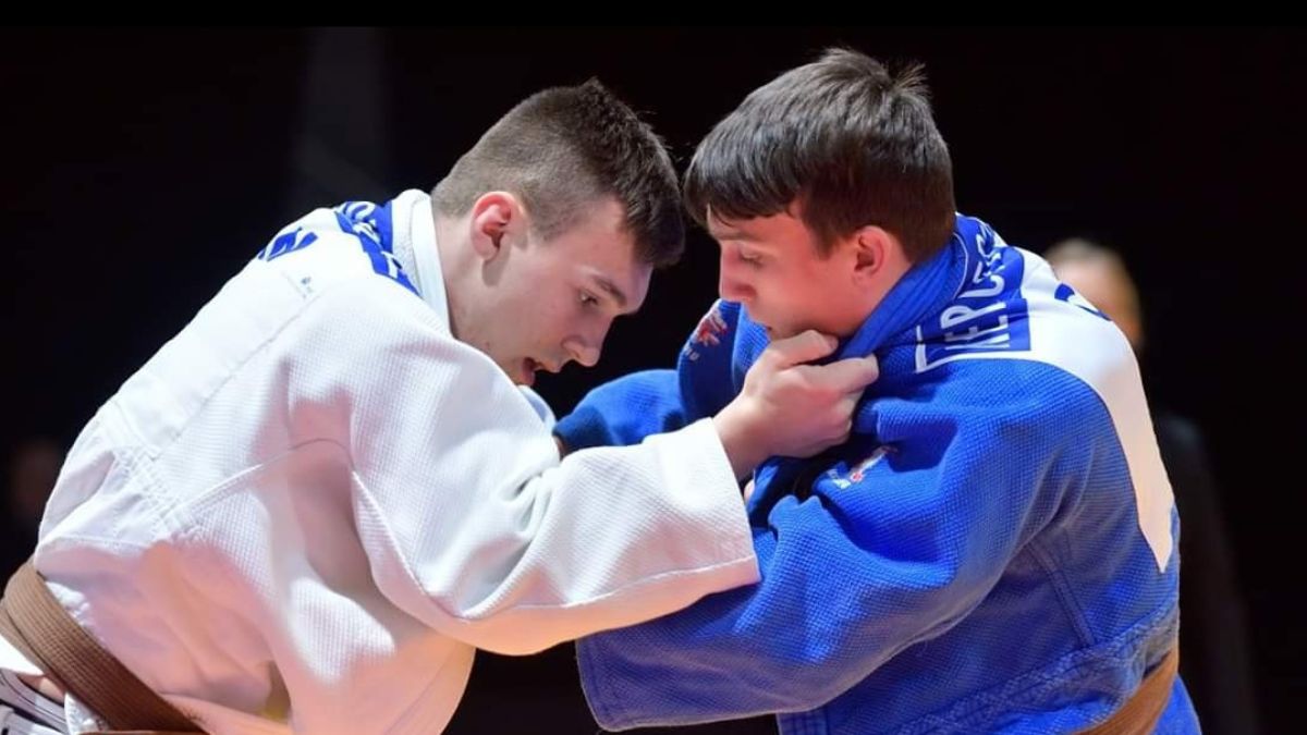 Félix (à droite) est un judoka prometteur.