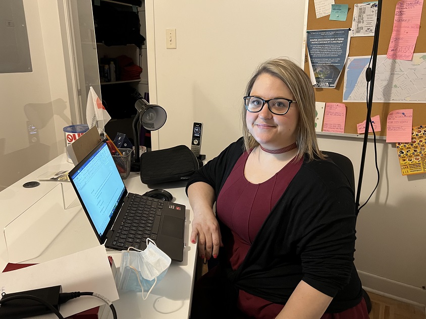 Jacynthe Morin à son bureau au comité logement