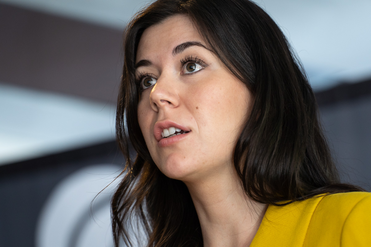 La mairesse de Longueuil, Catherine Fournier, lors d'un point de presse en 2022.