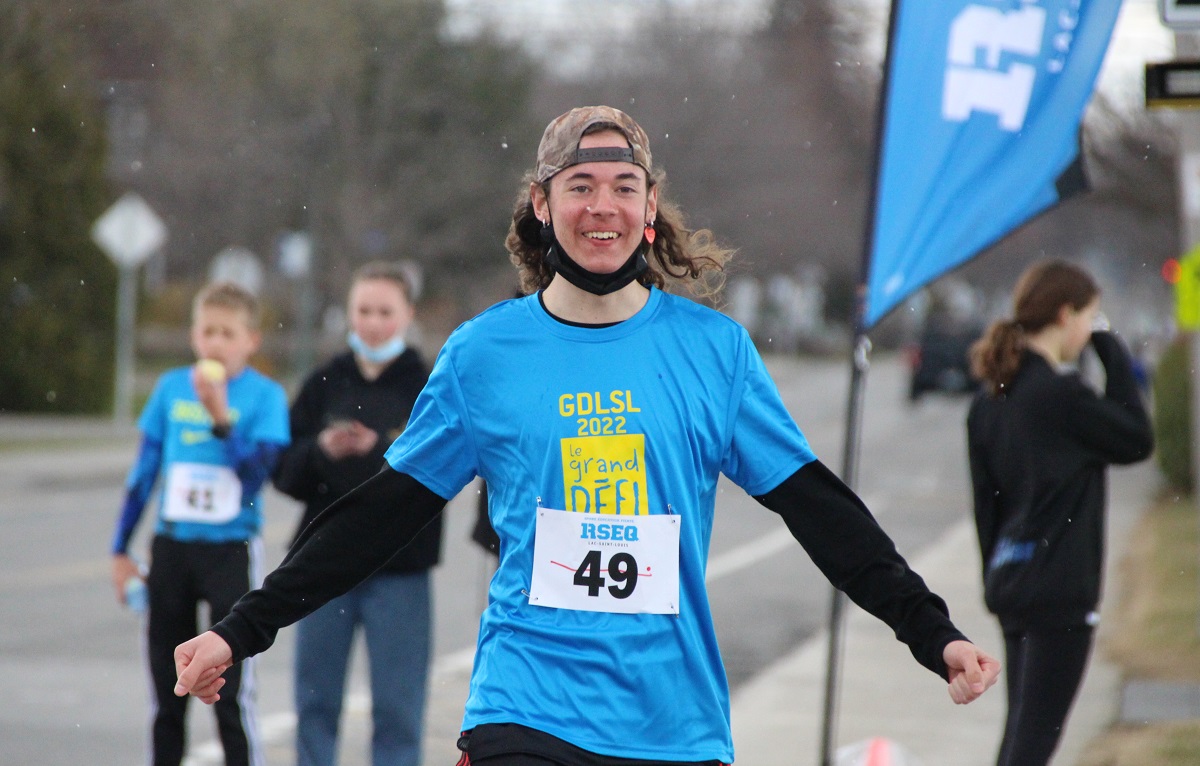 Un coureur lors du Grand Défi du Lac Saint-Louis 2022